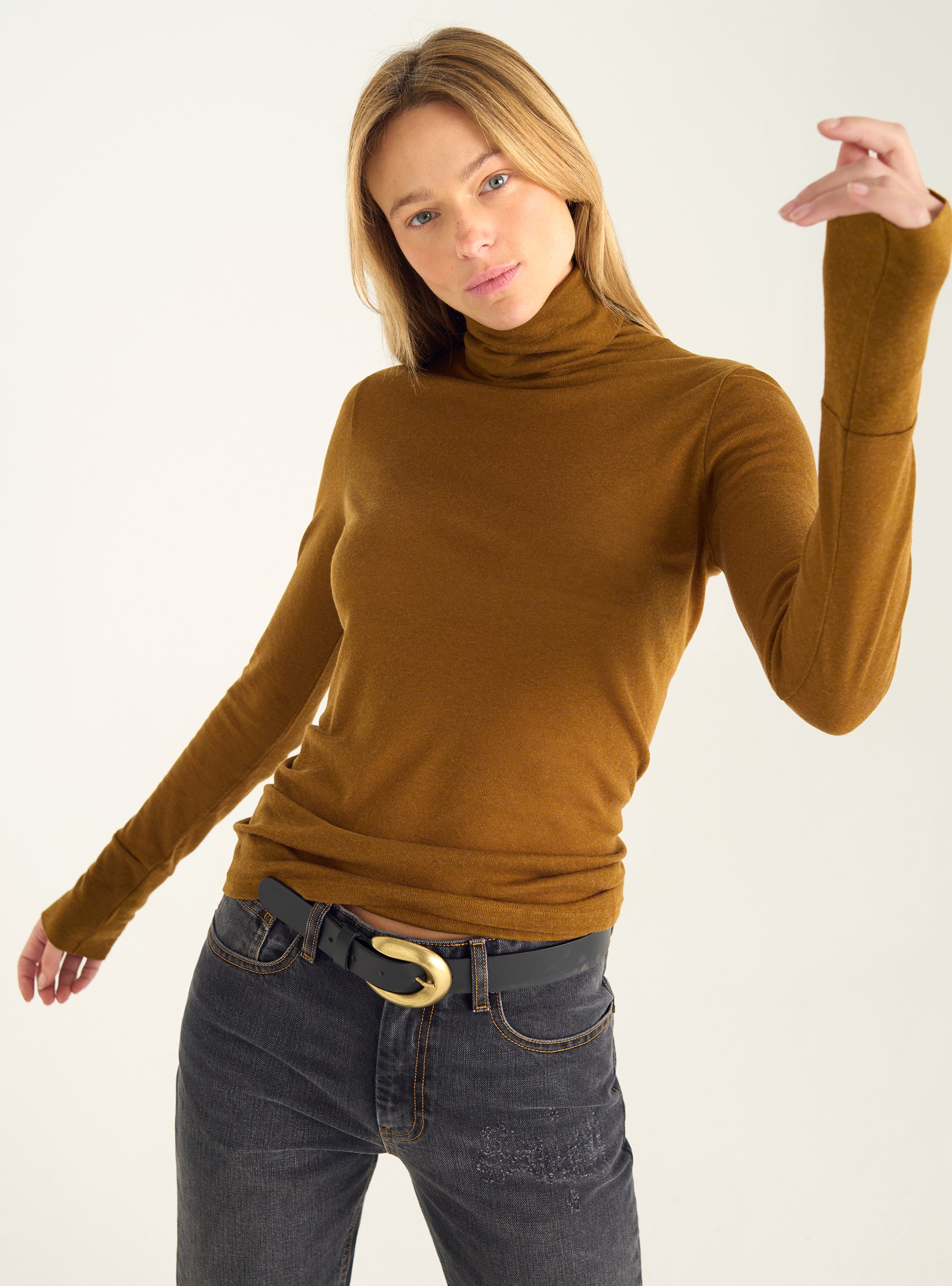 Long-sleeve turtleneck
