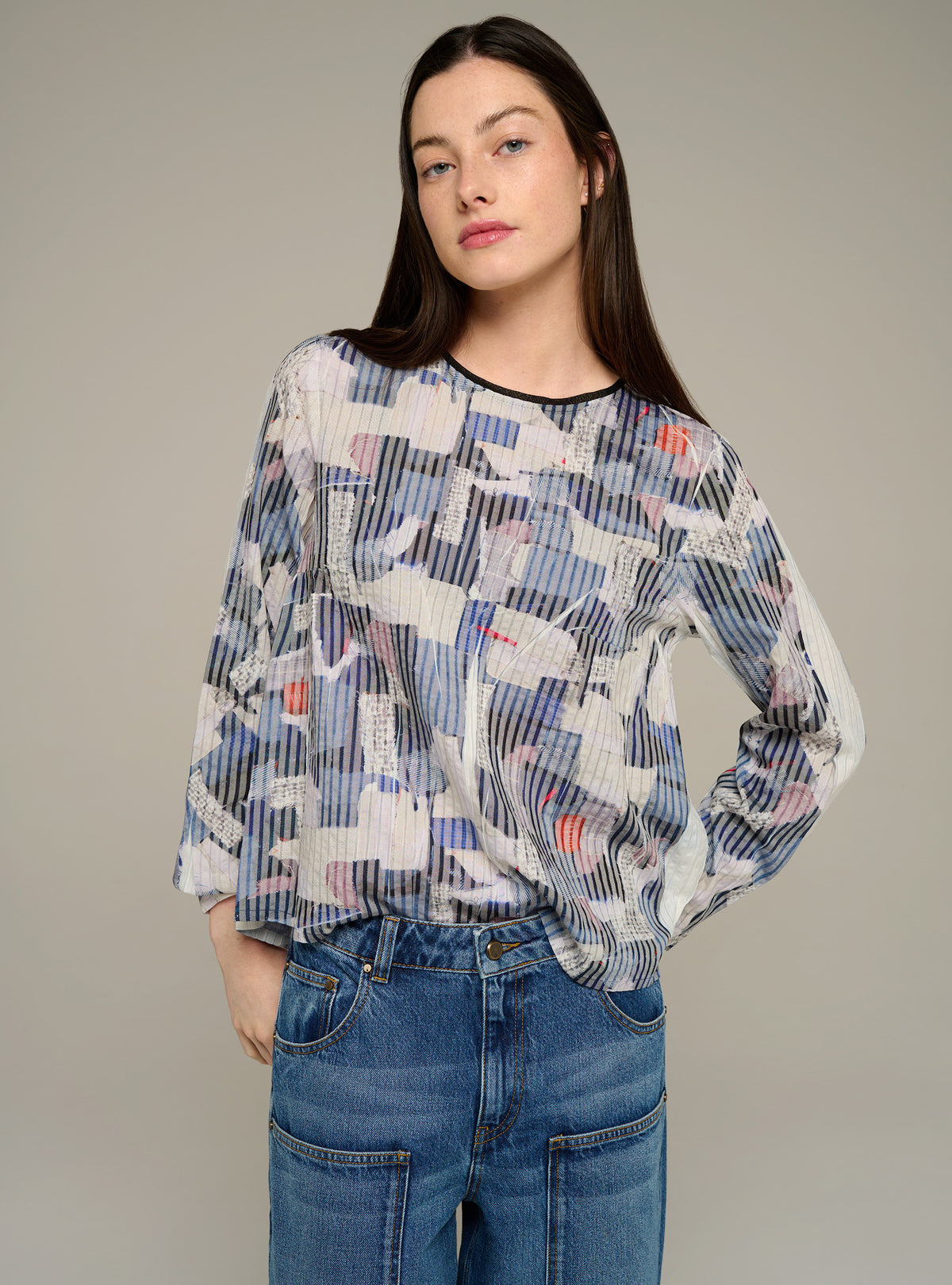 Printed fitted long-sleeve crewneck blouse