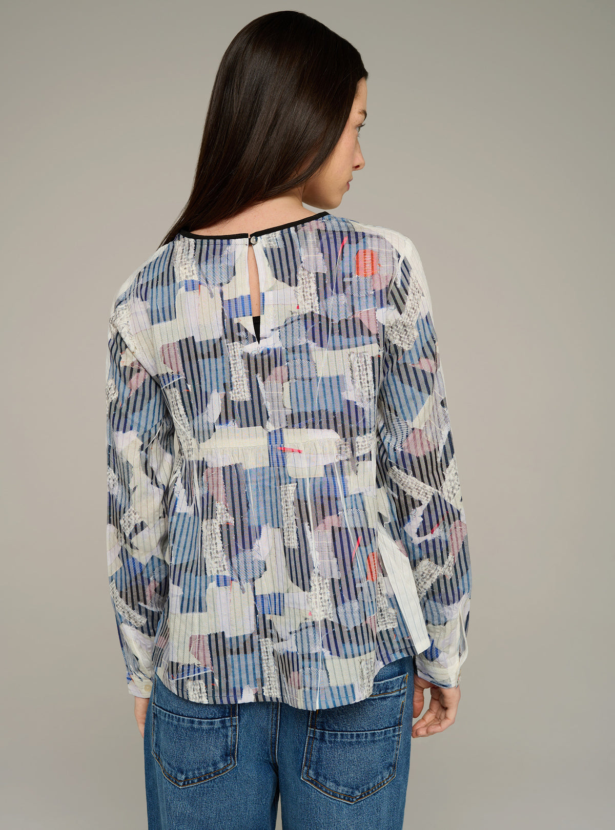 Printed fitted long-sleeve crewneck blouse