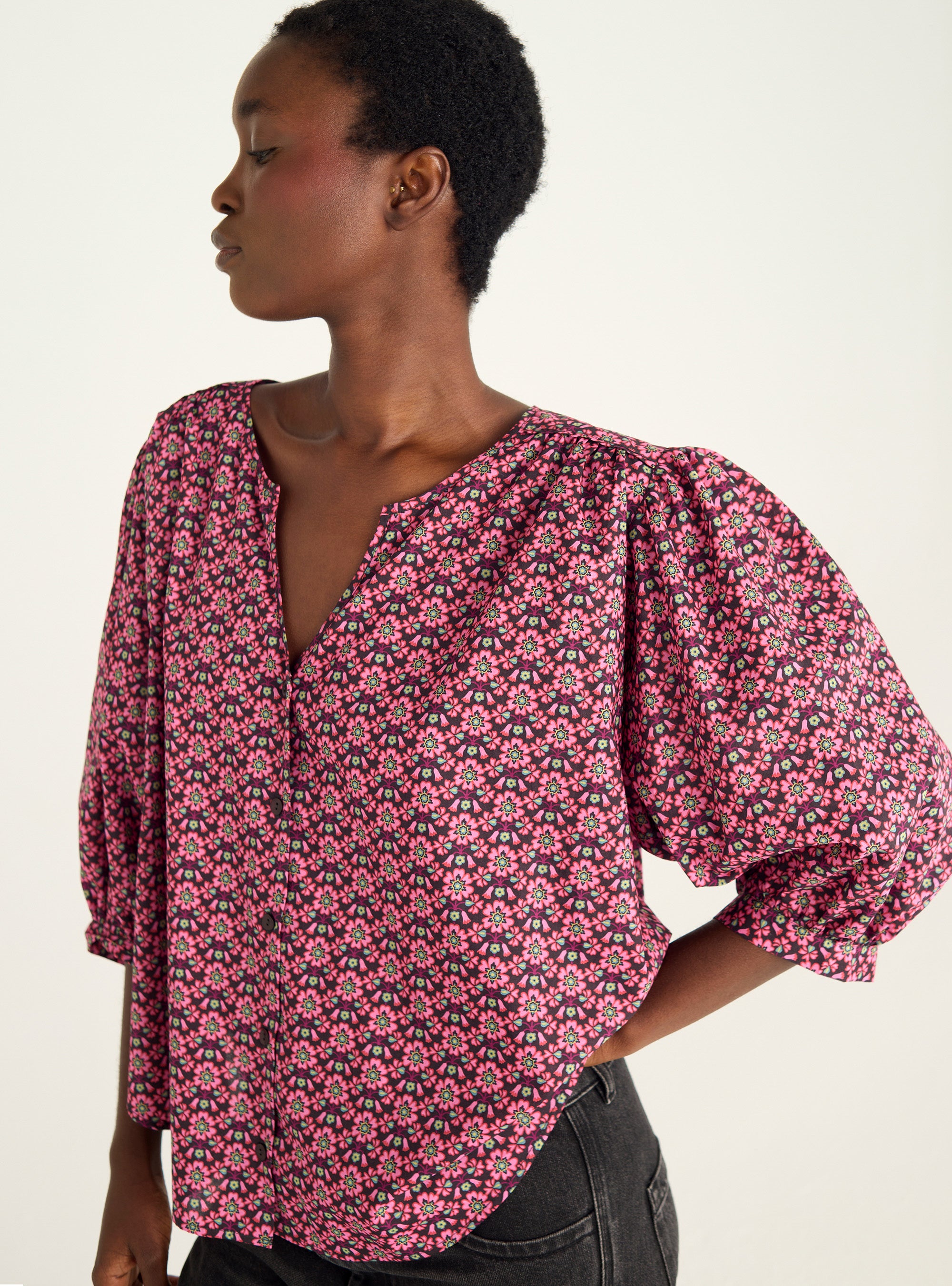 Balloon sleeve shirt