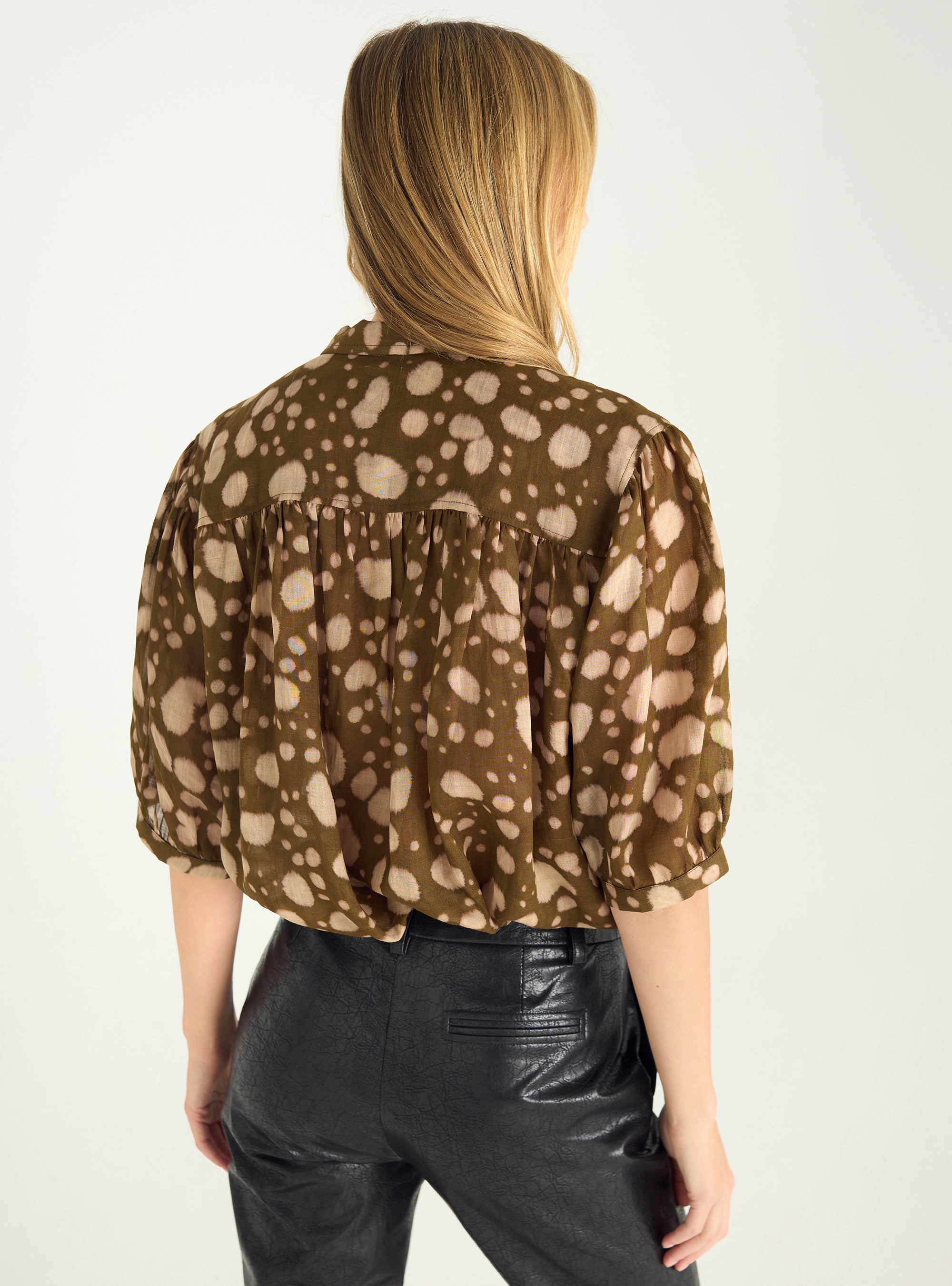 Balloon sleeve shirt