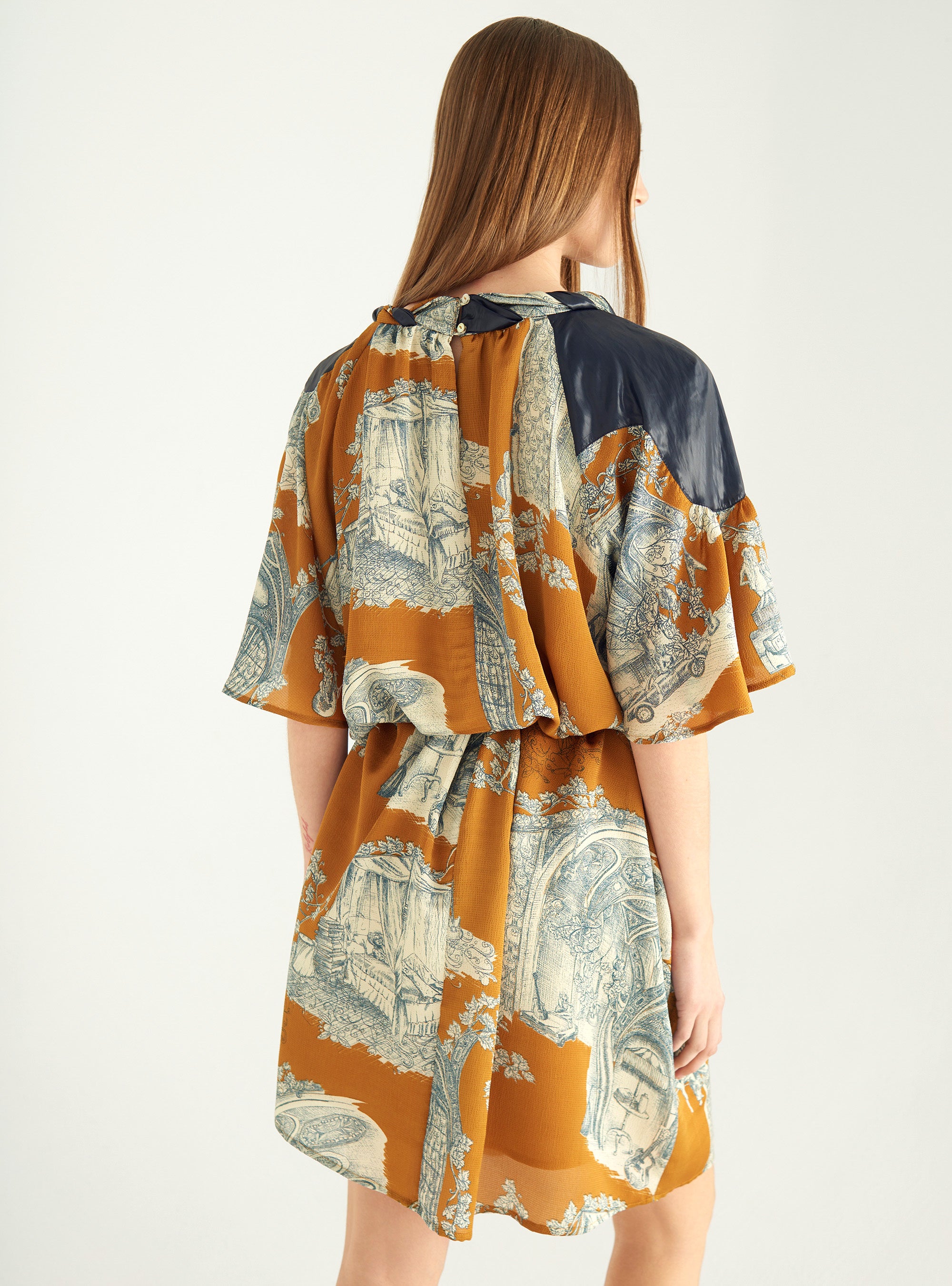 Fashioned print dress