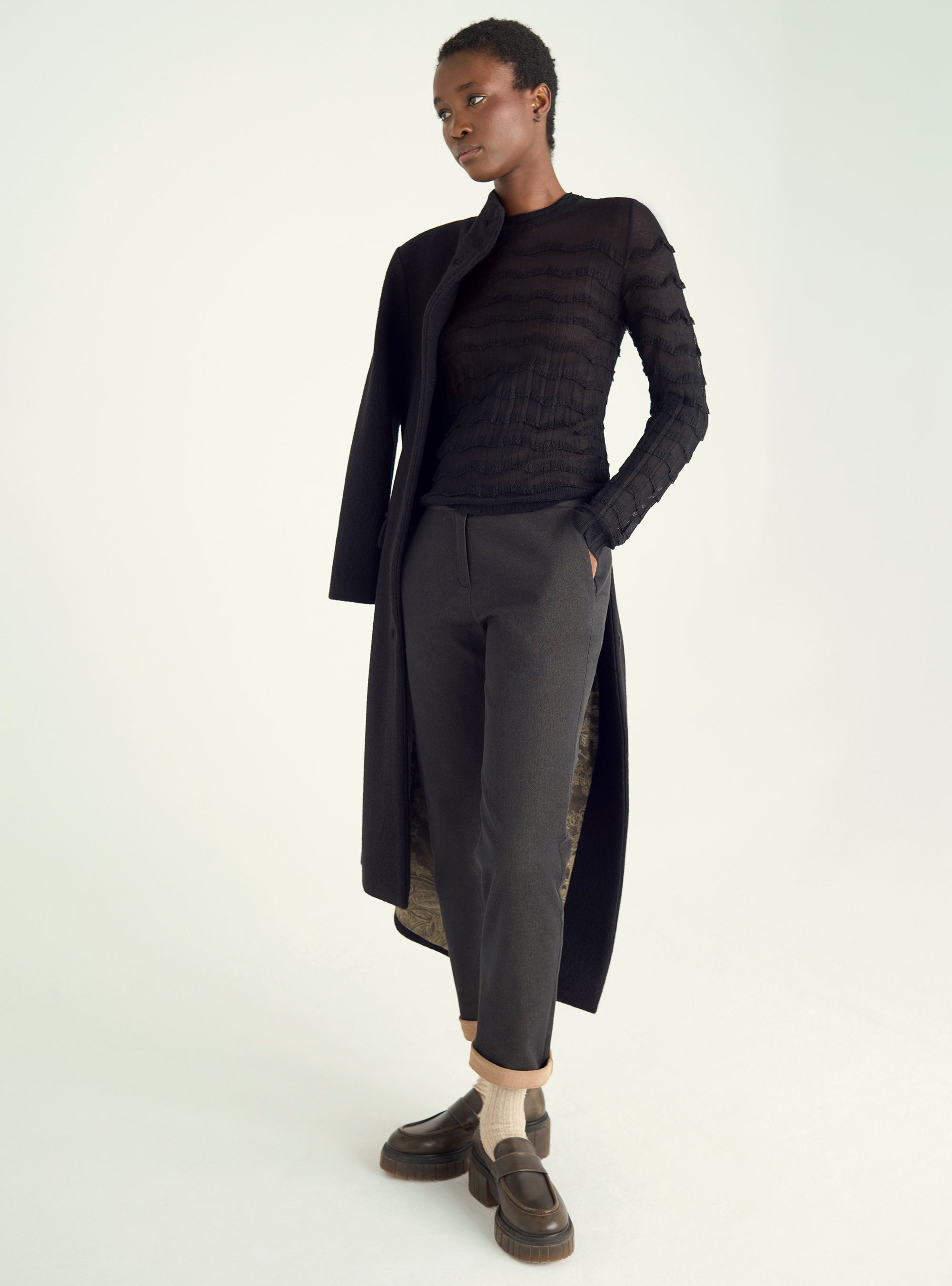 Straight, close-fitting pants