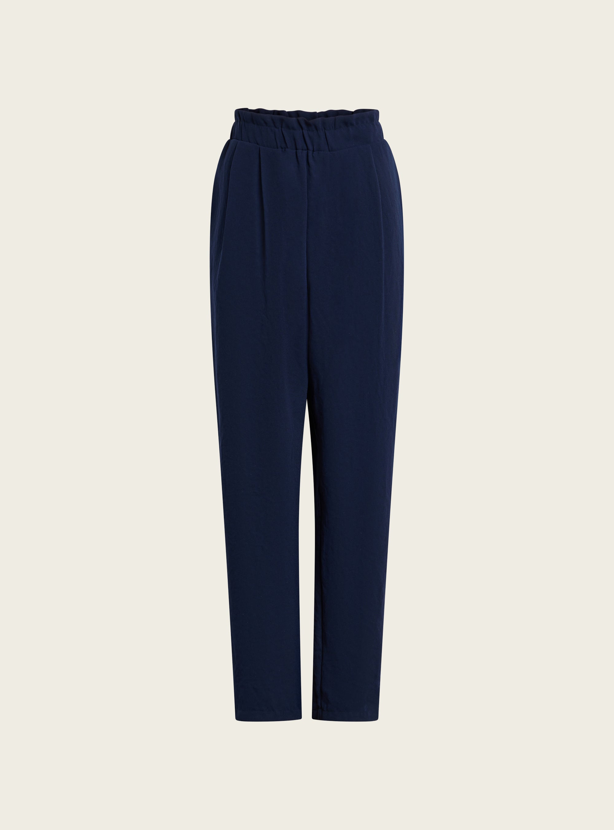 Flowing pants with ruffled waist