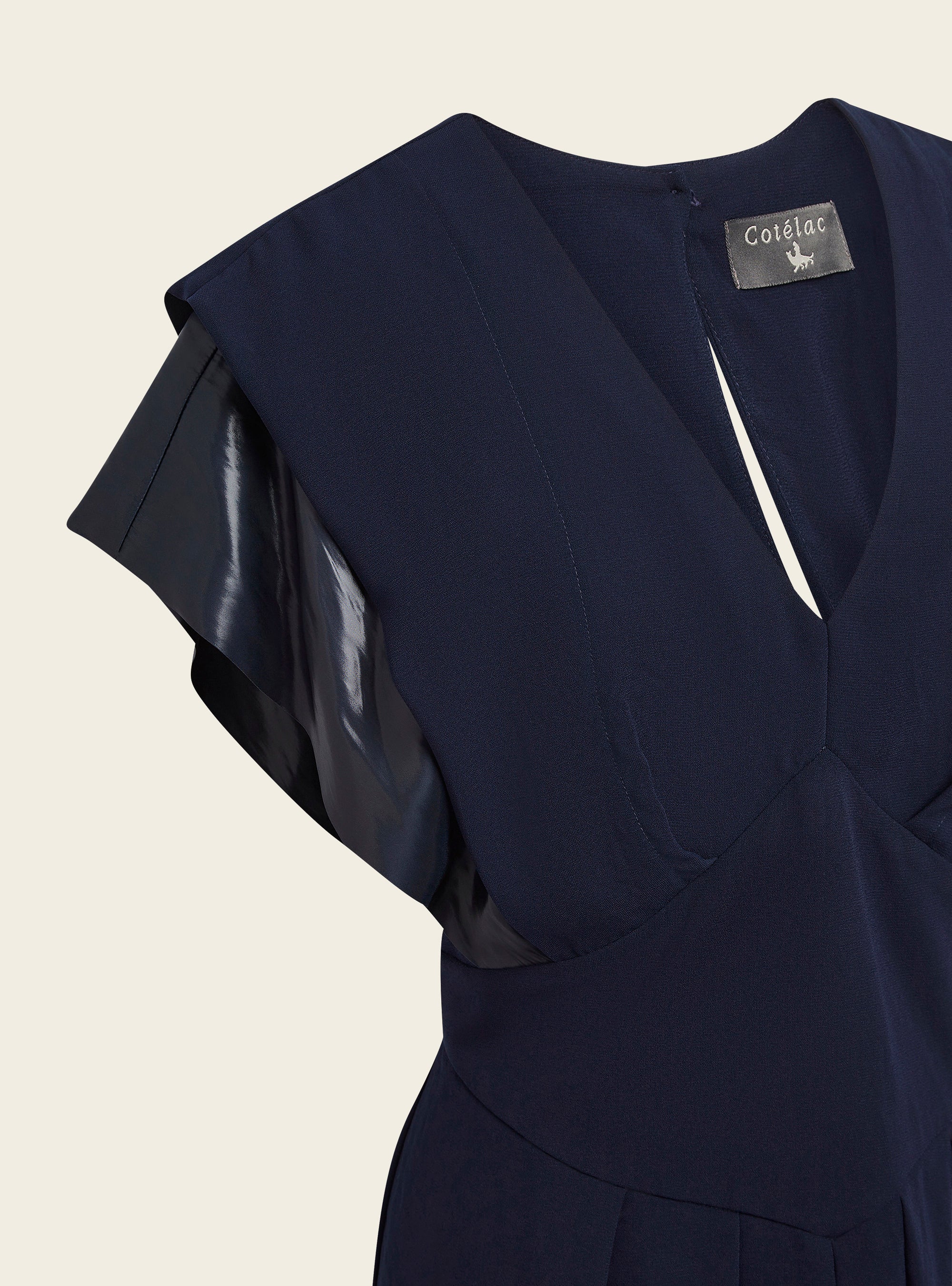 Dress in heavy crepe and satin