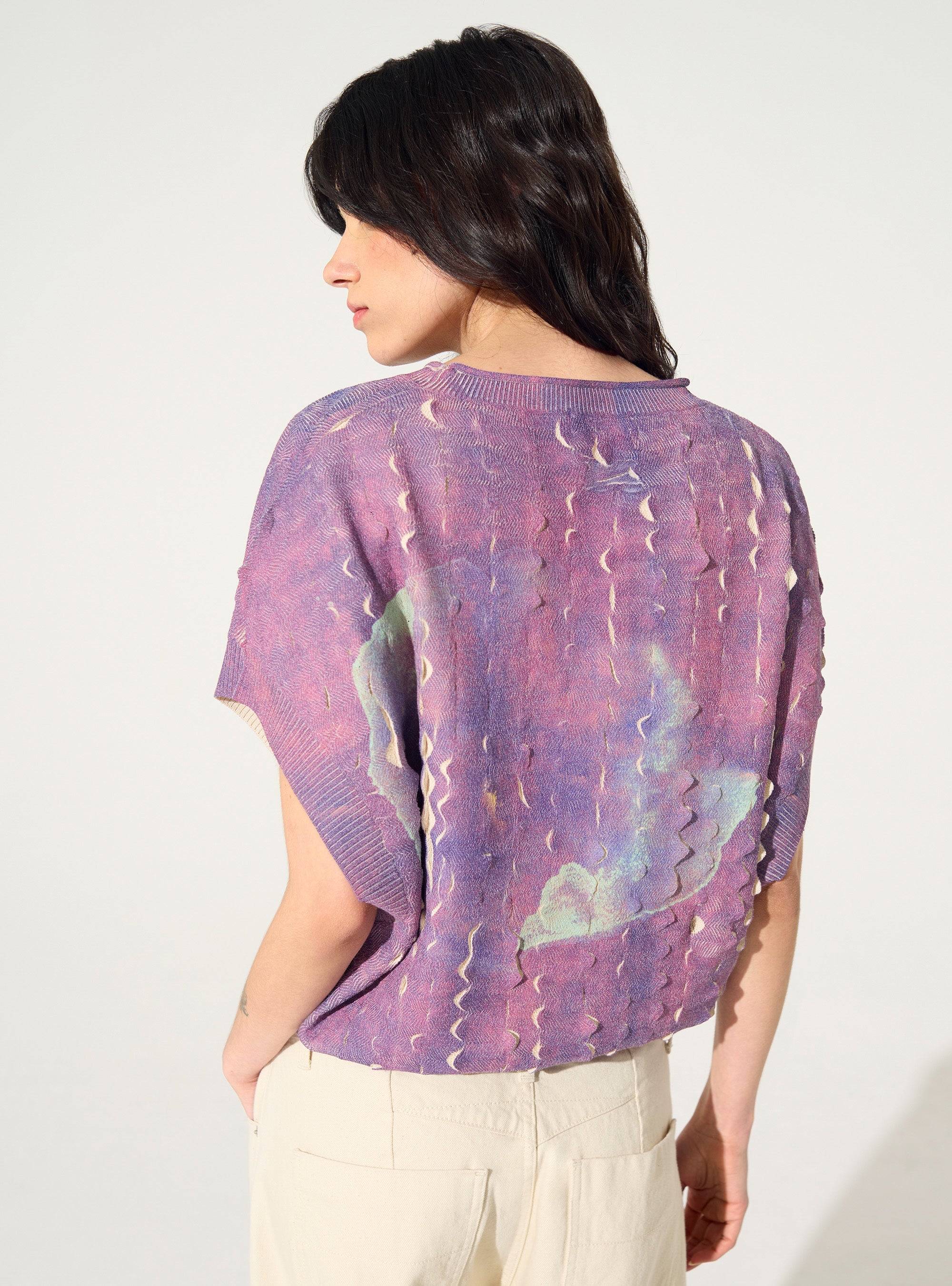 Pleated and sublimated purple round-neck sweater