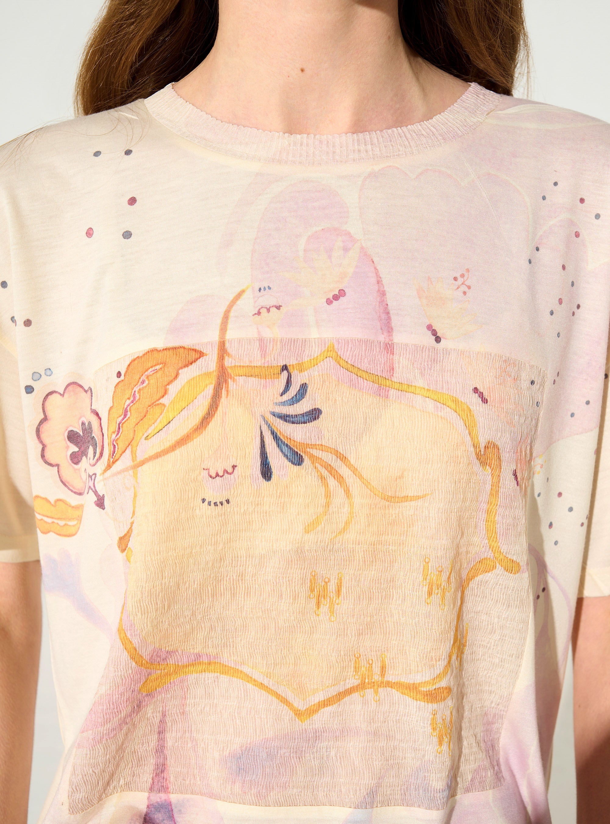 Loose white pleated T-shirt