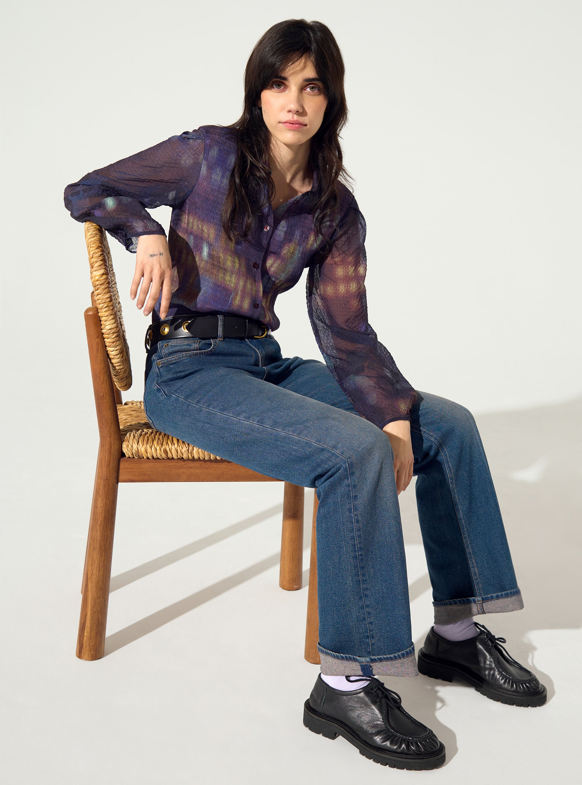 Fitted pleated shirt with purple house print