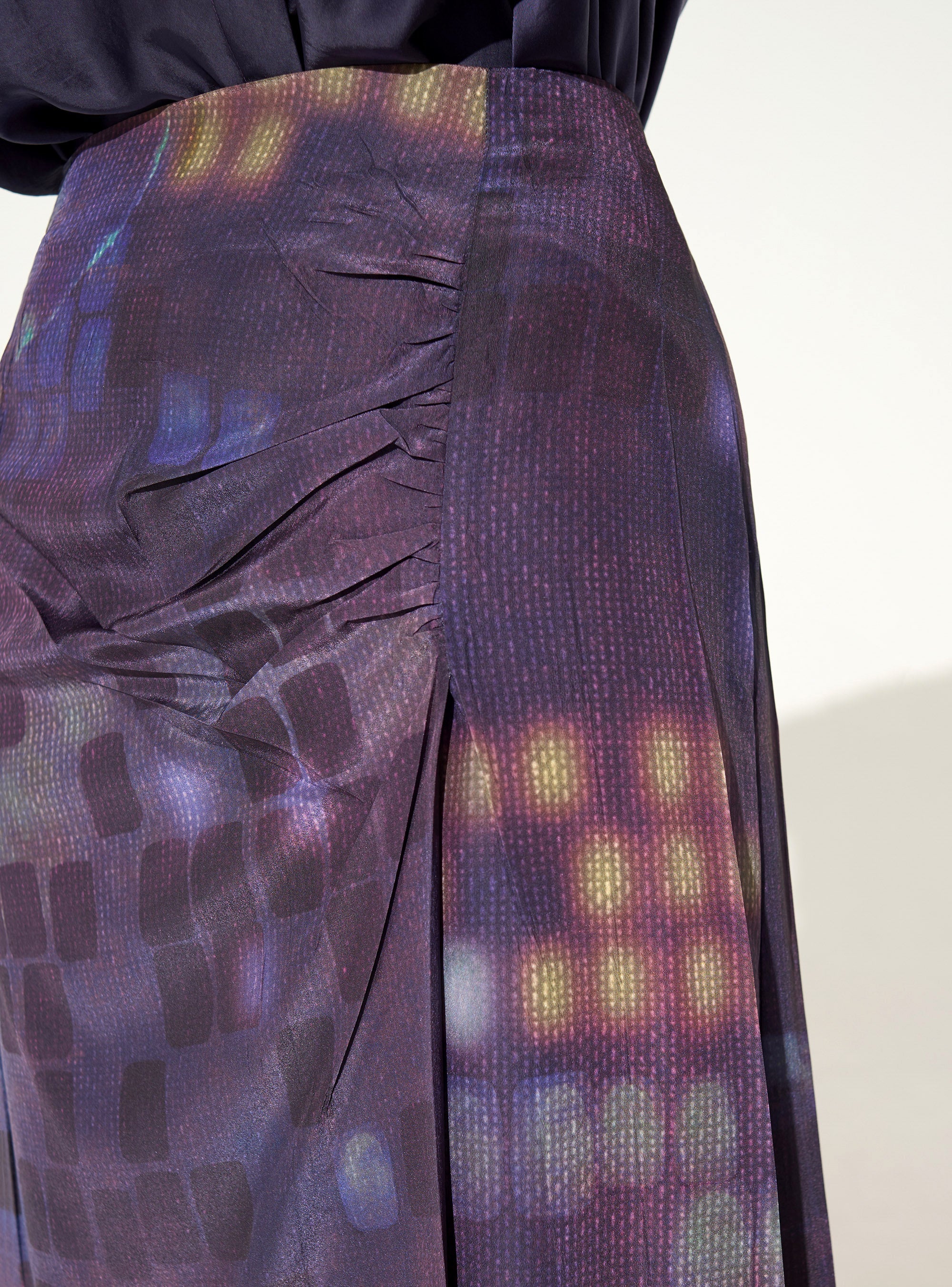 Purple house print pleated midi skirt