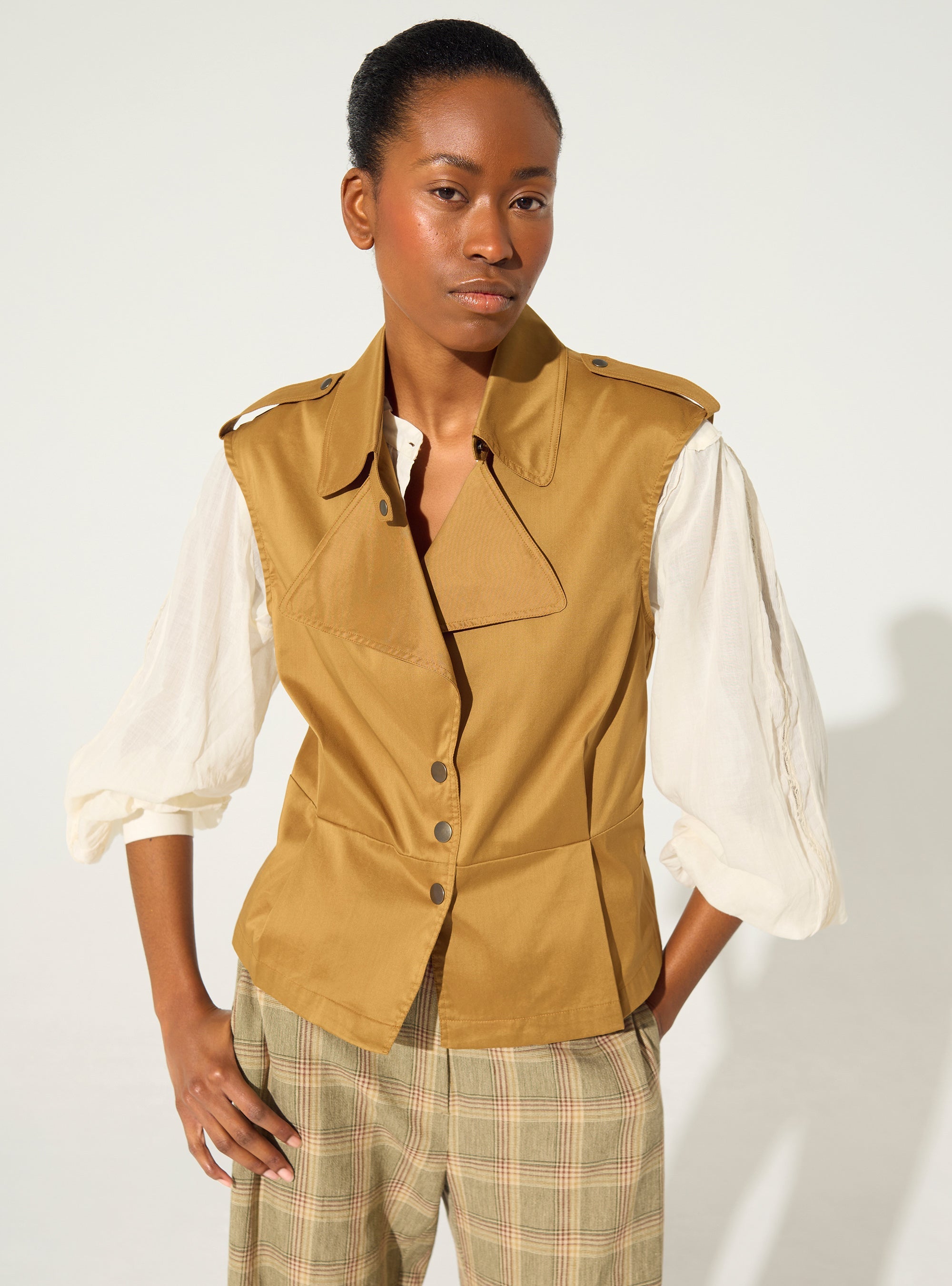 Brown cotton pleated fitted shirt