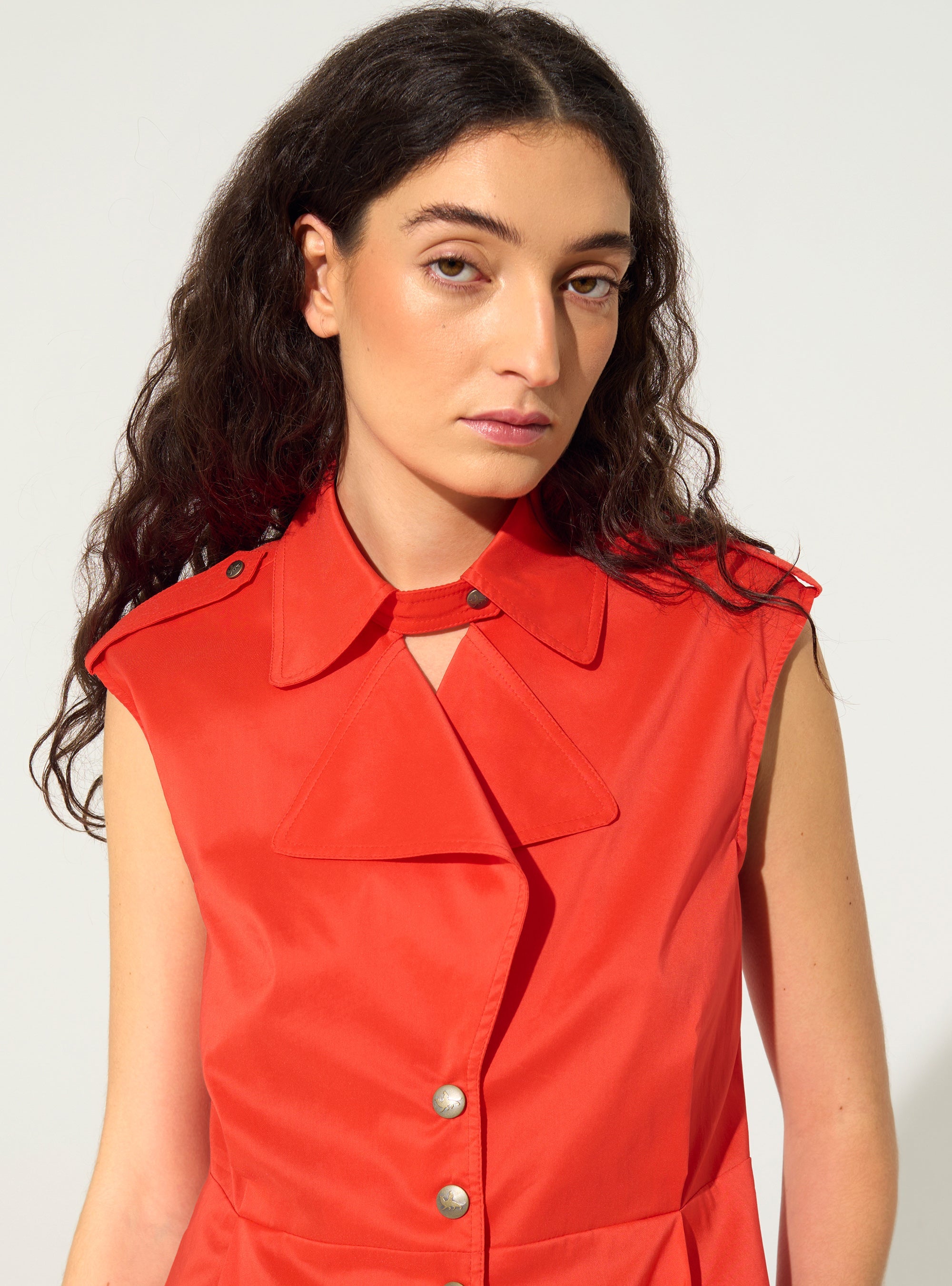 Fitted pleated shirt in red cotton