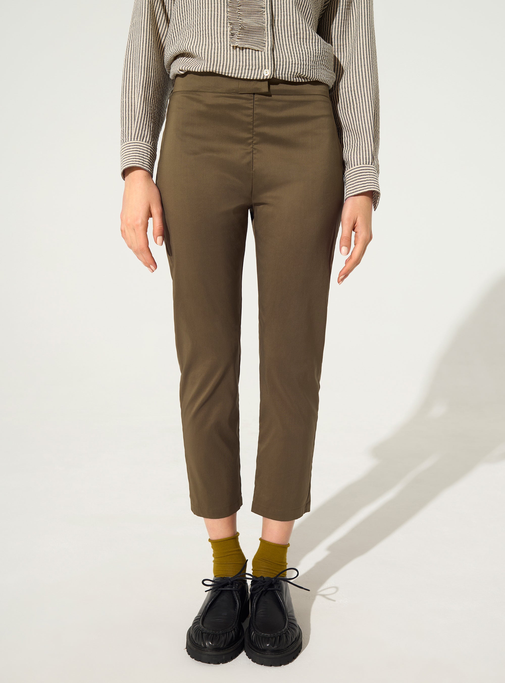 Khaki cotton cropped pants