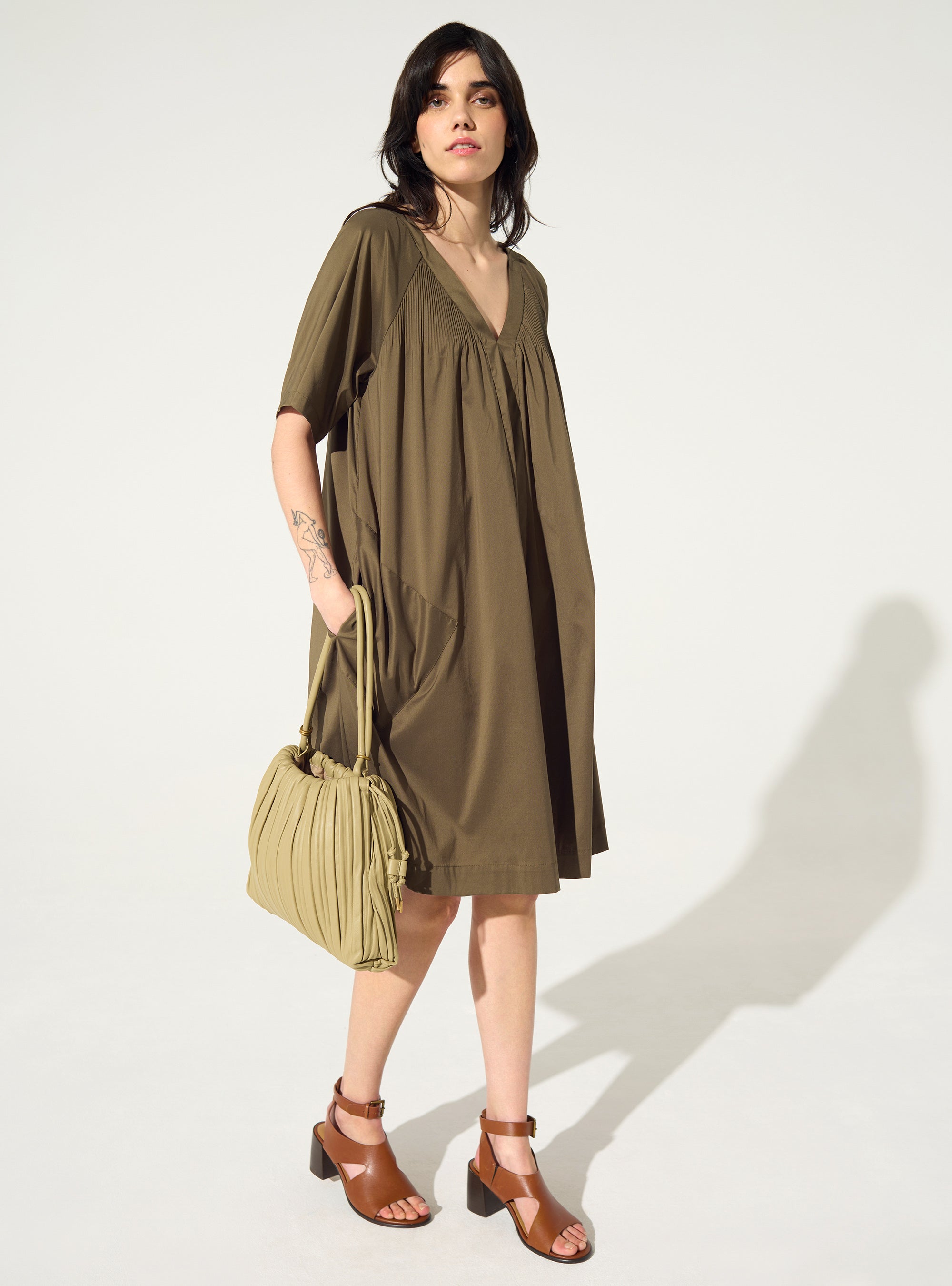 Khaki pleated short-sleeved dress