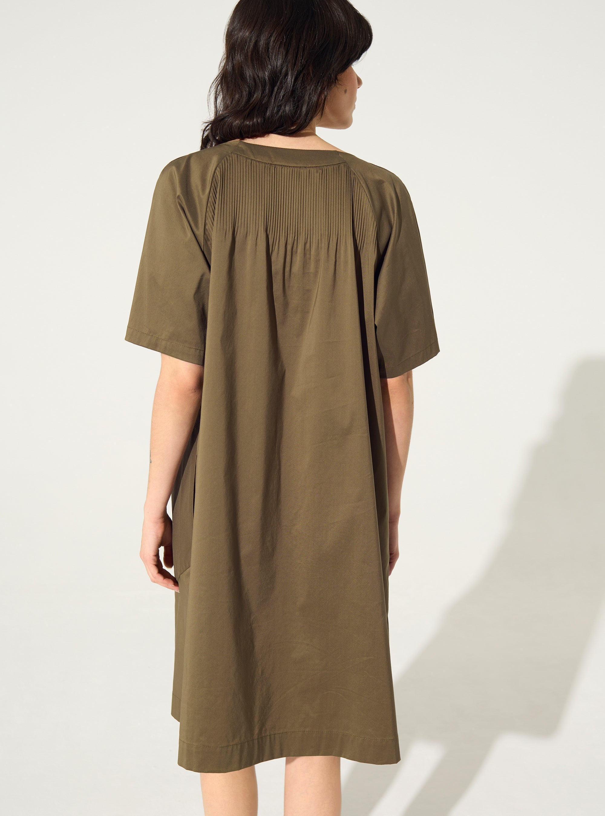 Khaki pleated short-sleeved dress