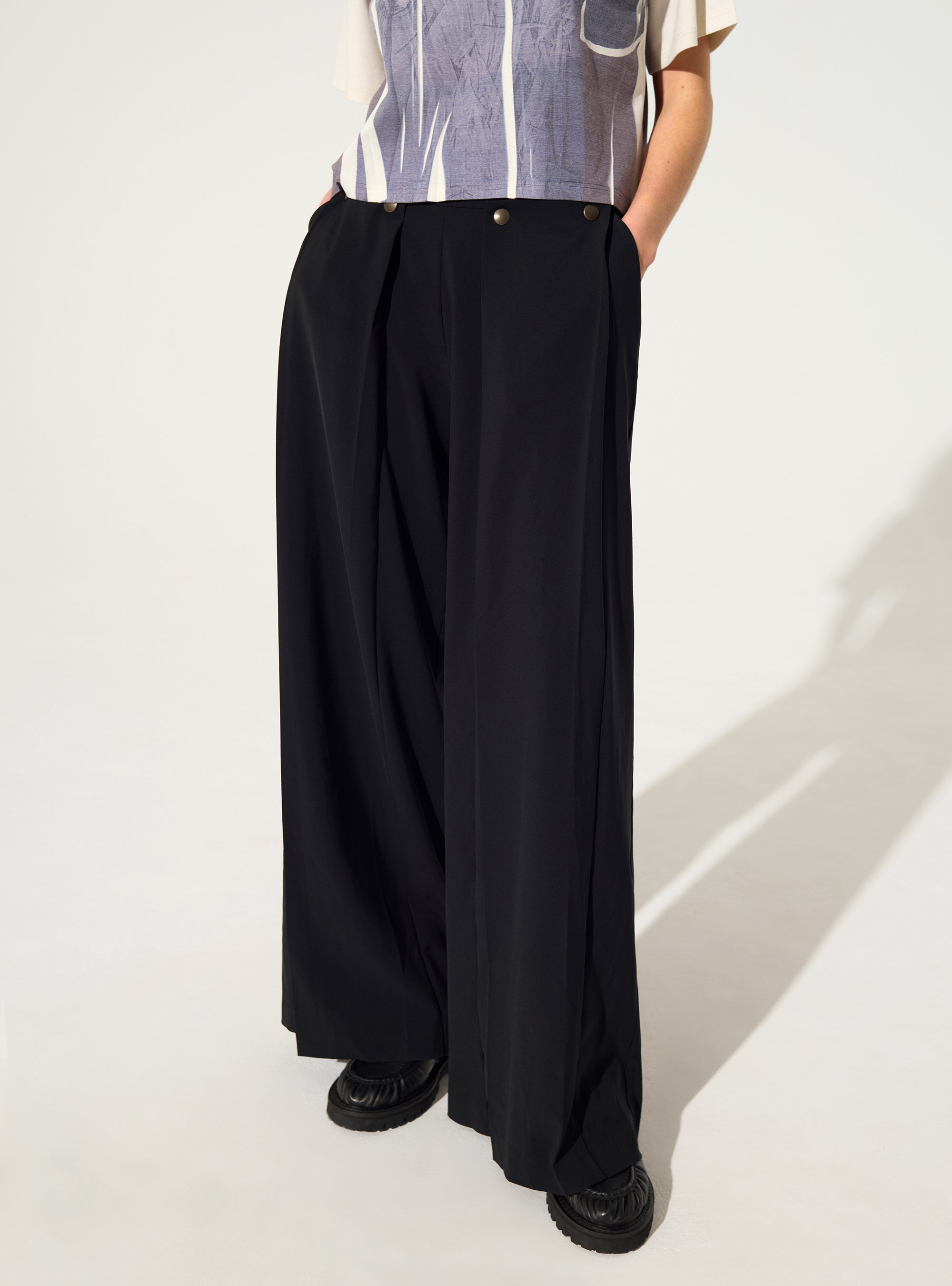 Black wide-leg trousers