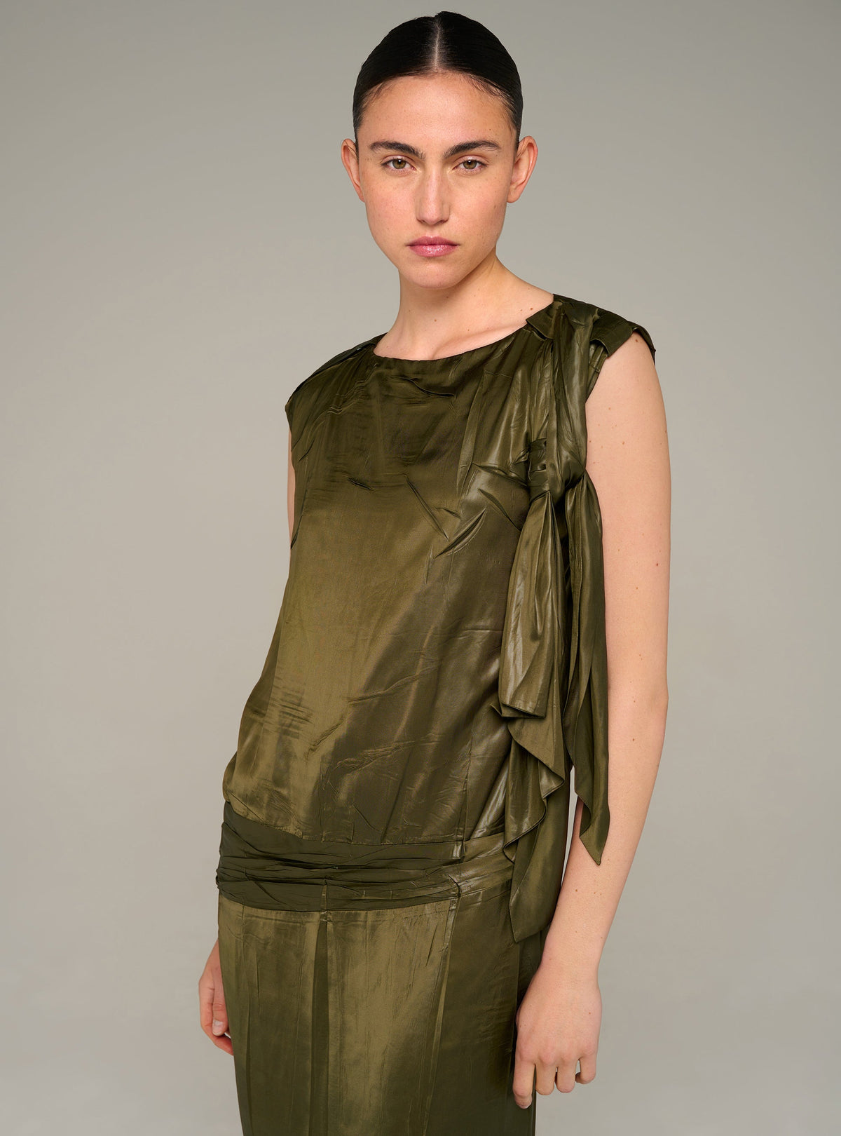 Cotélac Long pleated sleeveless dress