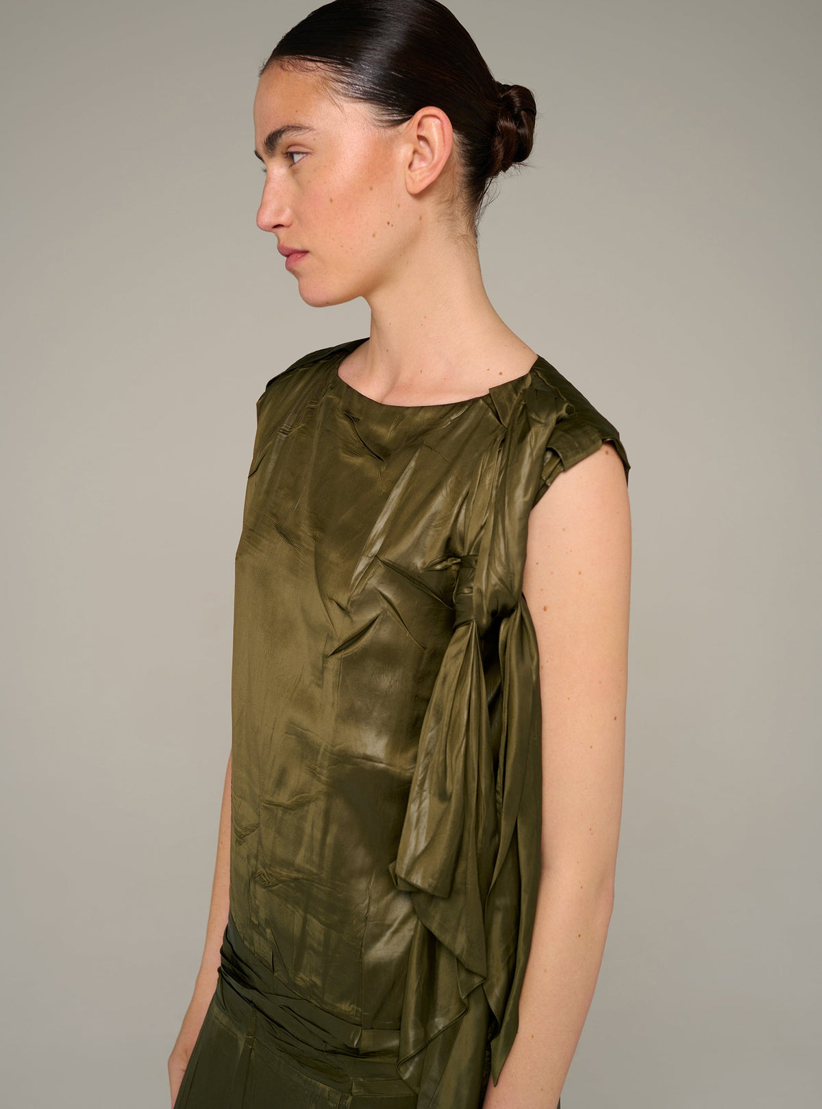 Cotélac Long pleated sleeveless dress