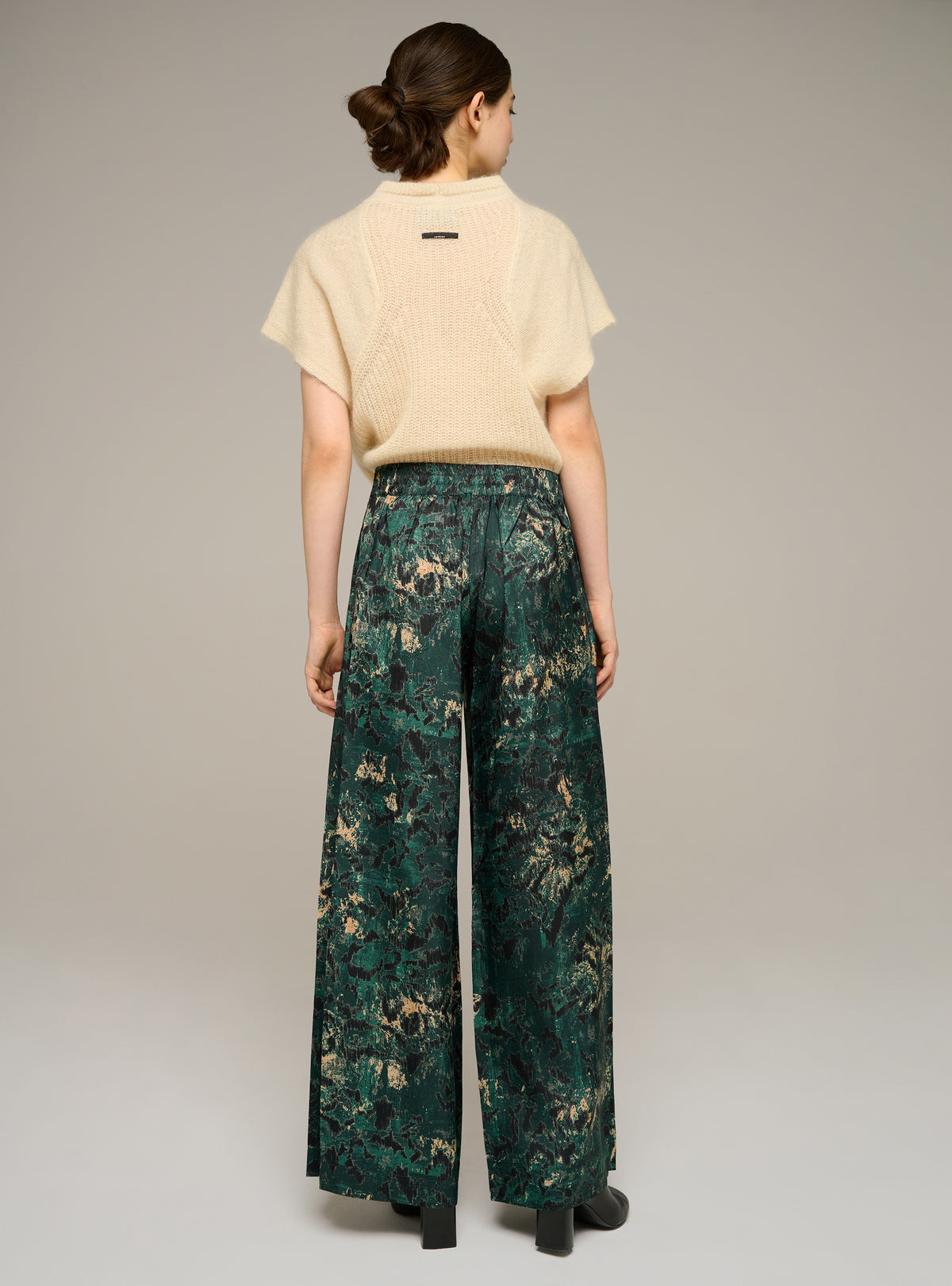 Printed pleated wide-leg pants