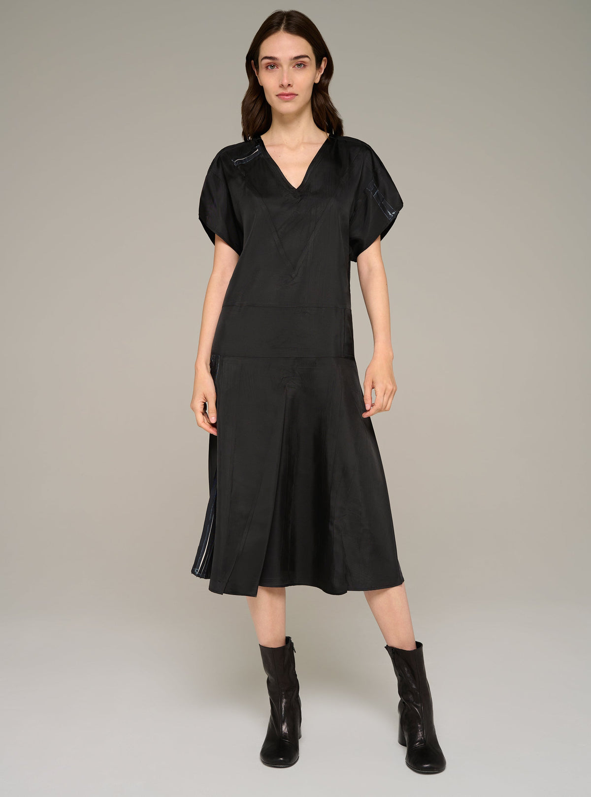 Cotélac Long short-sleeve V-neck dress
