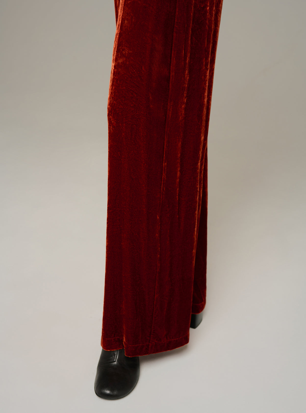 Wide-leg pants in viscose-silk velvet