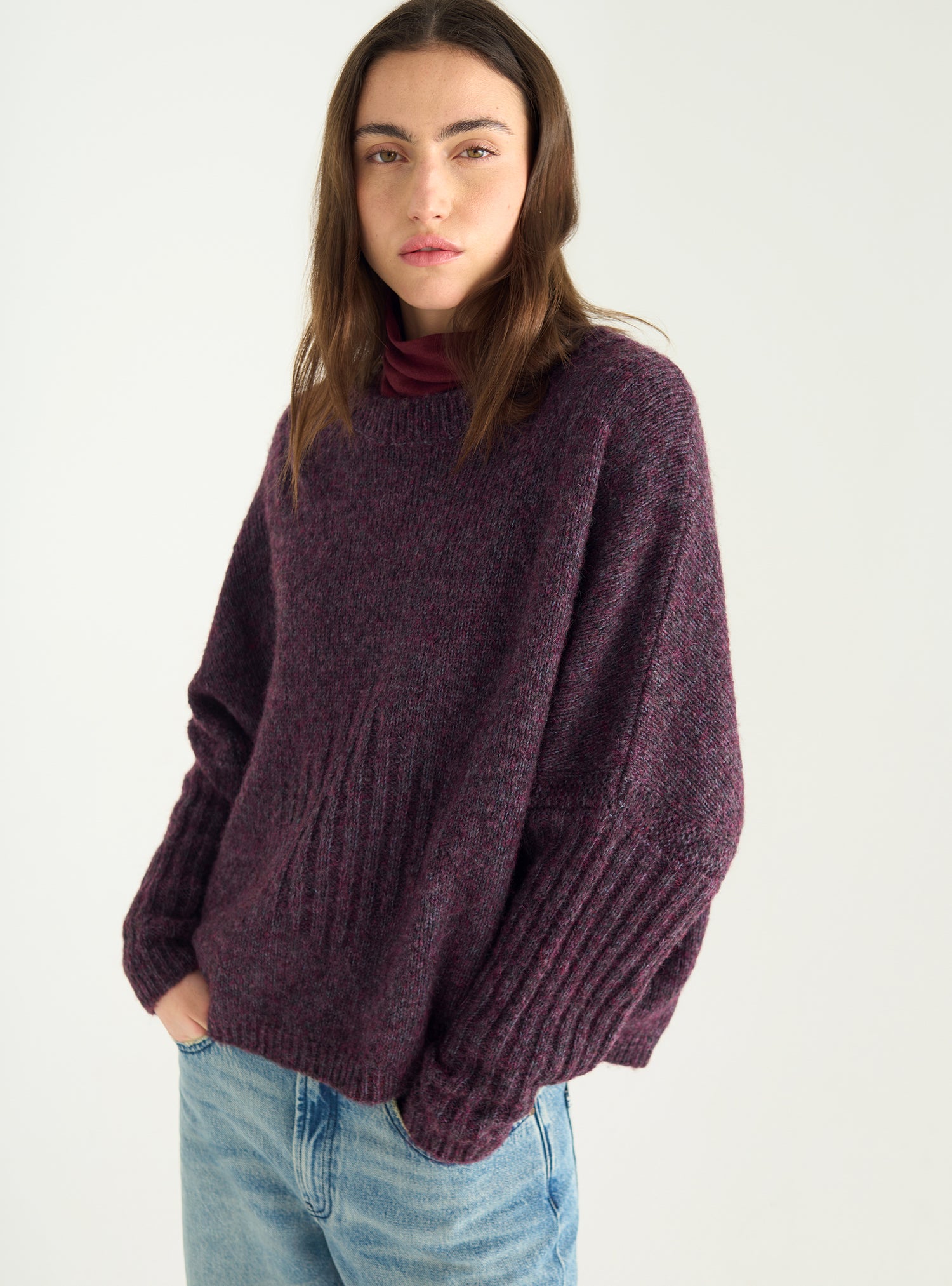 Loose-fitting wool and cotton sweater with round neck