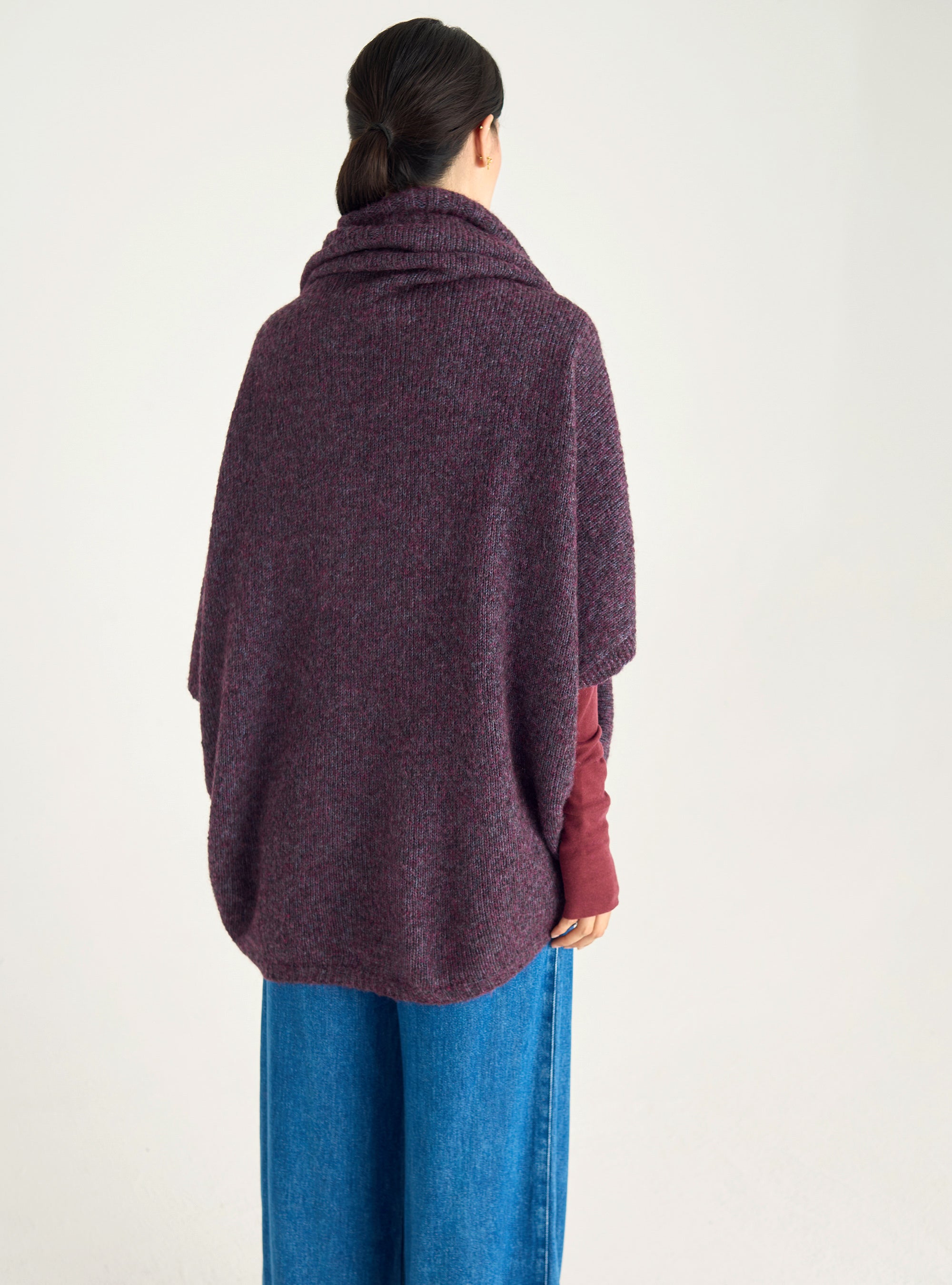 Sleeveless wool and cotton cardigan