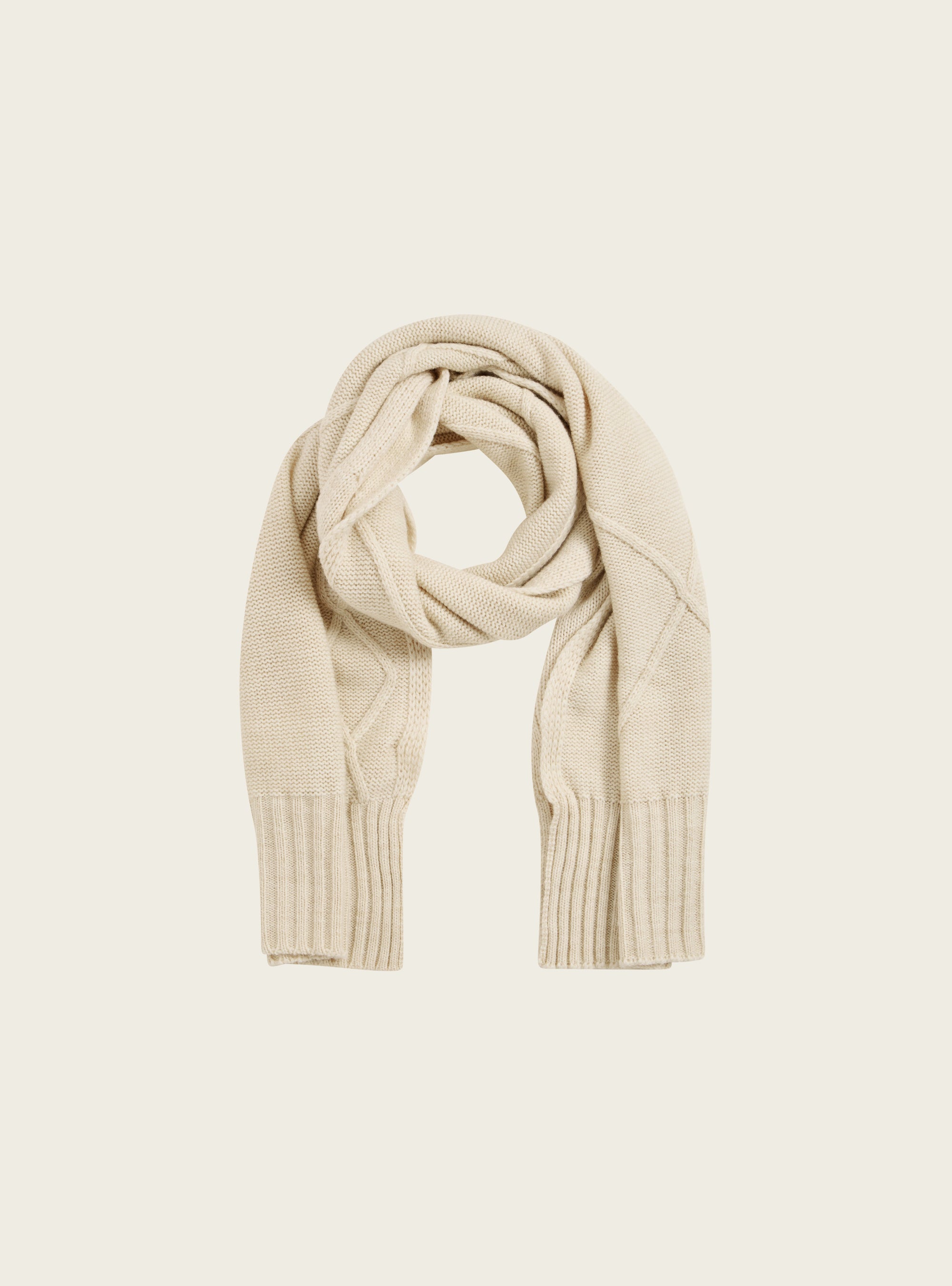 Cable-knit wool scarf