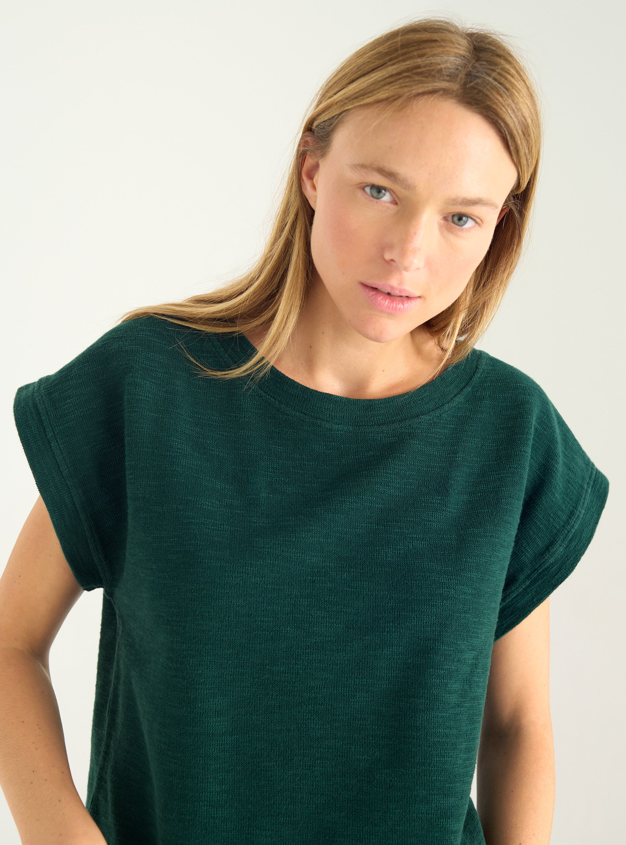 Loose-fitting slub interlock T-shirt