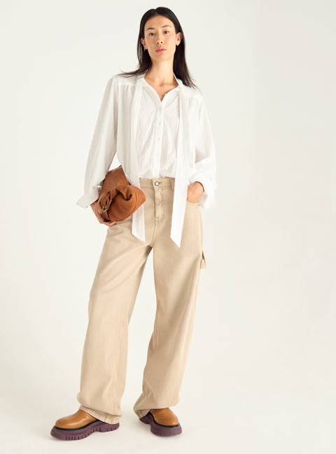 Loose-fitting pussy-bow shirt
