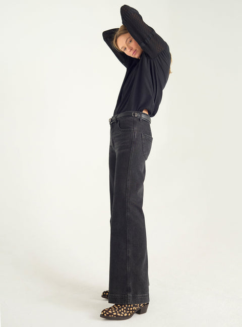 High-waisted bootcut jeans