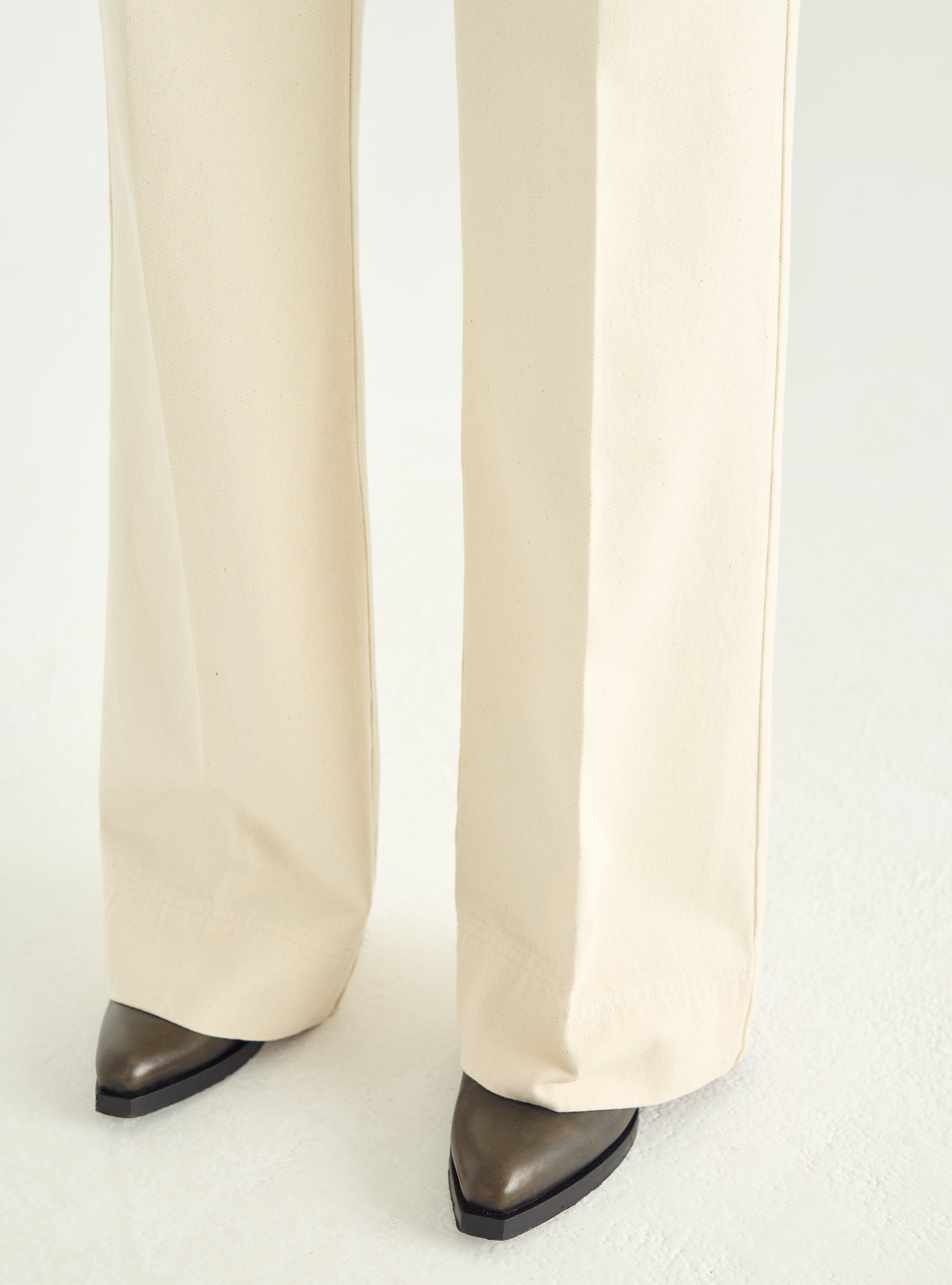 High-waisted flare jeans