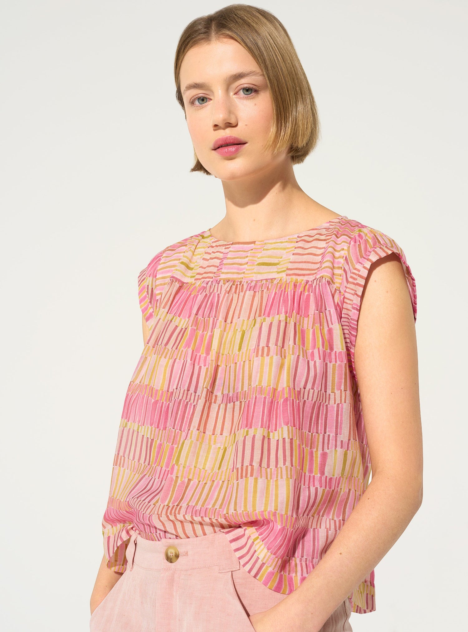 Loose printed blouse in pink cotton and silk