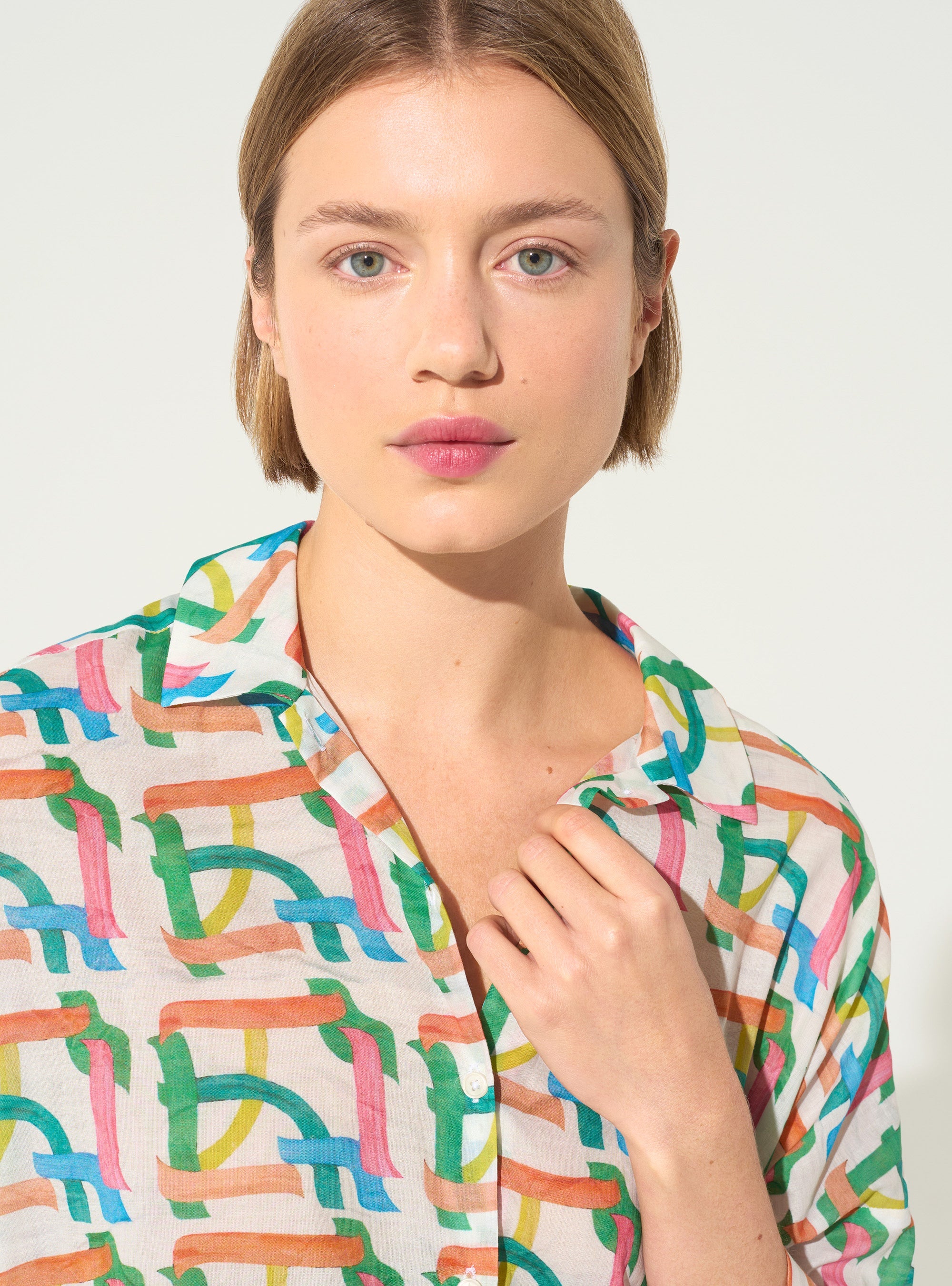 Oversized white cotton house print shirt