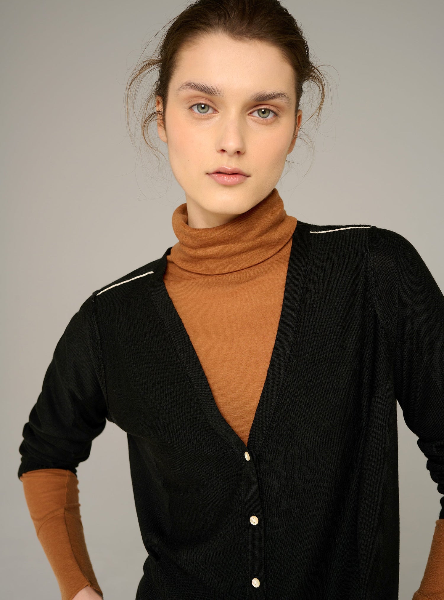 Cotélac Fine-knit wool V-neck cardigan