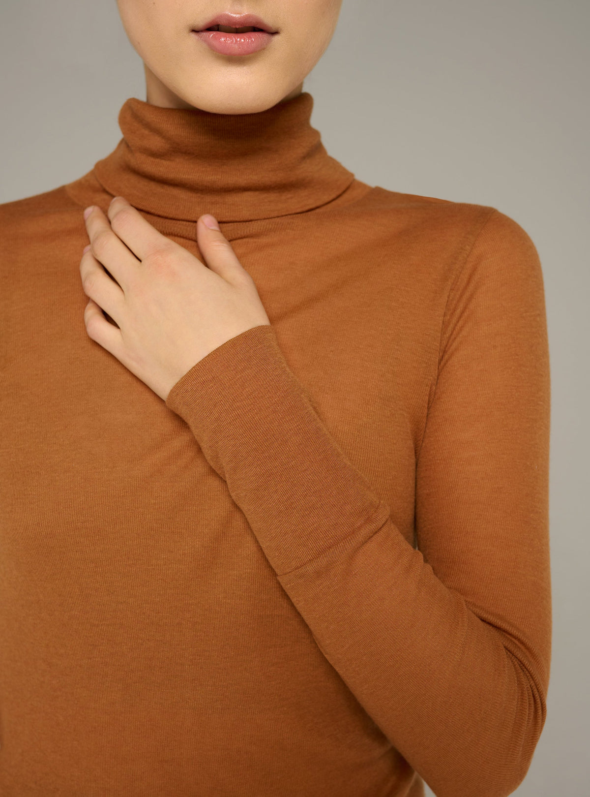 Cotélac Fitted long-sleeve turtleneck jersey top