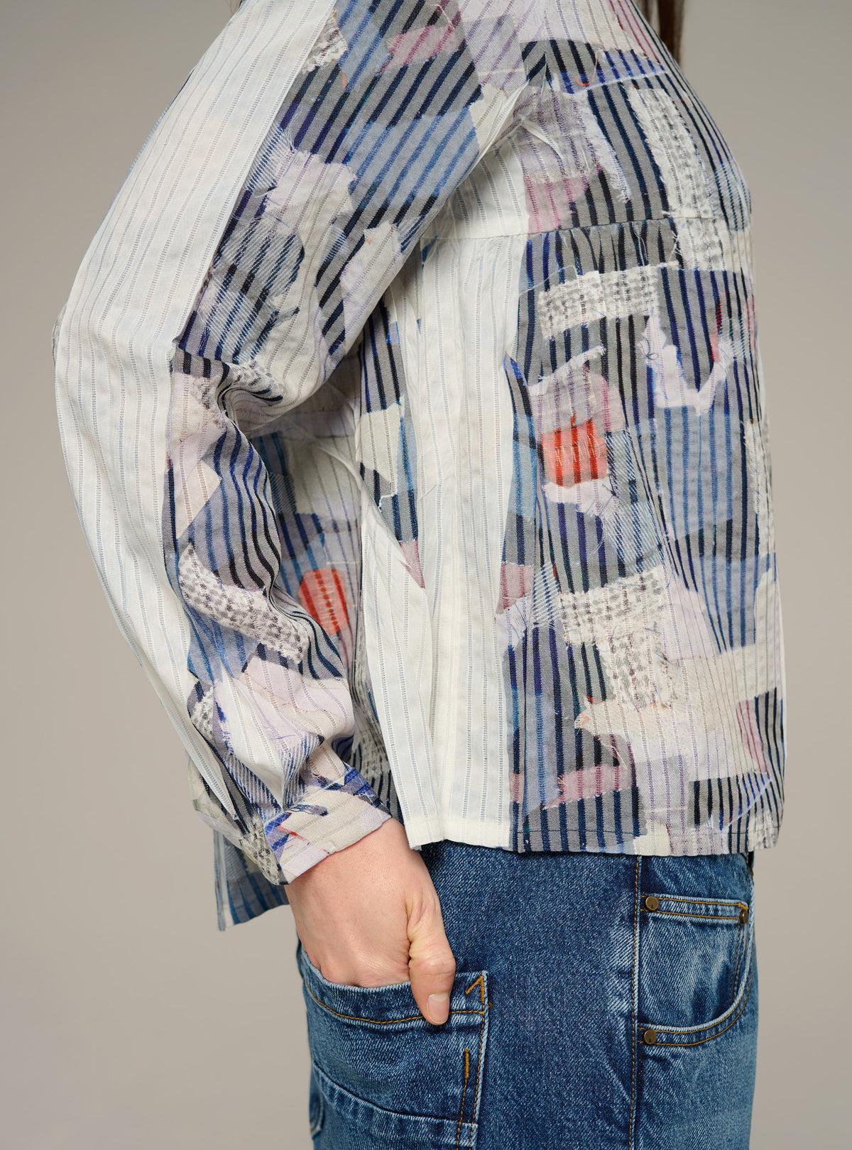 Printed fitted long-sleeve crewneck blouse