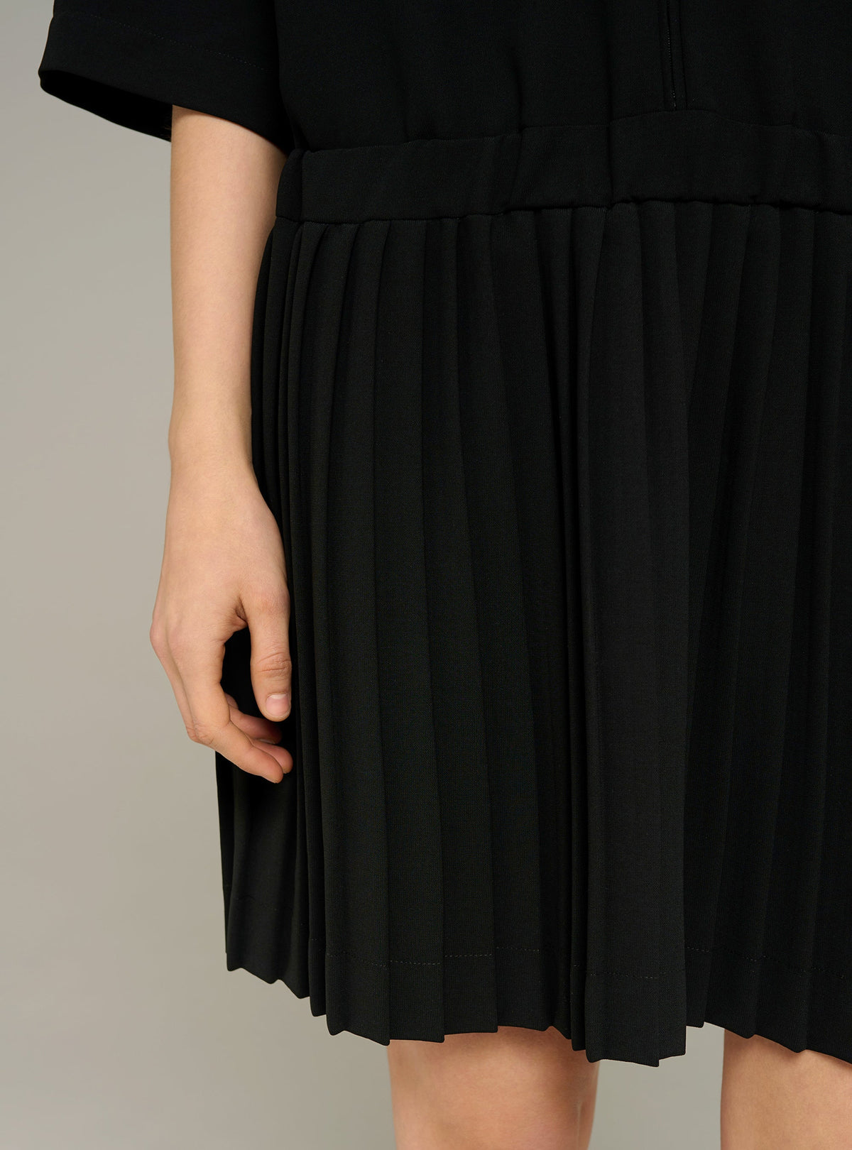 Cotélac Pleated straight mini dress