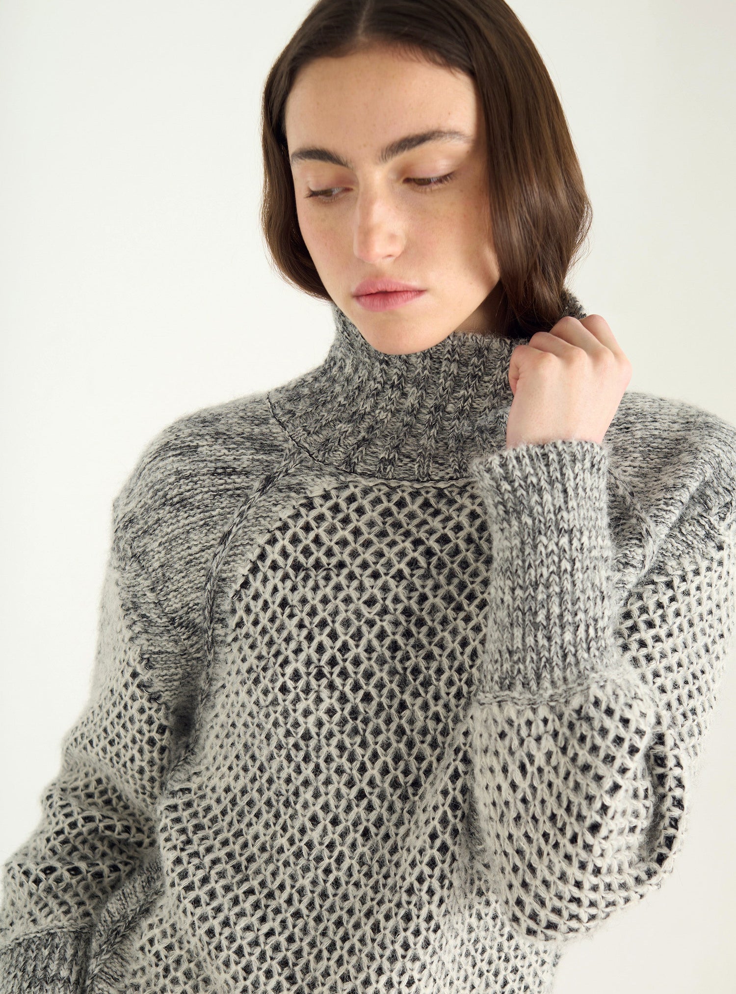 Two-tone sweater with leg-of-mutton sleeves