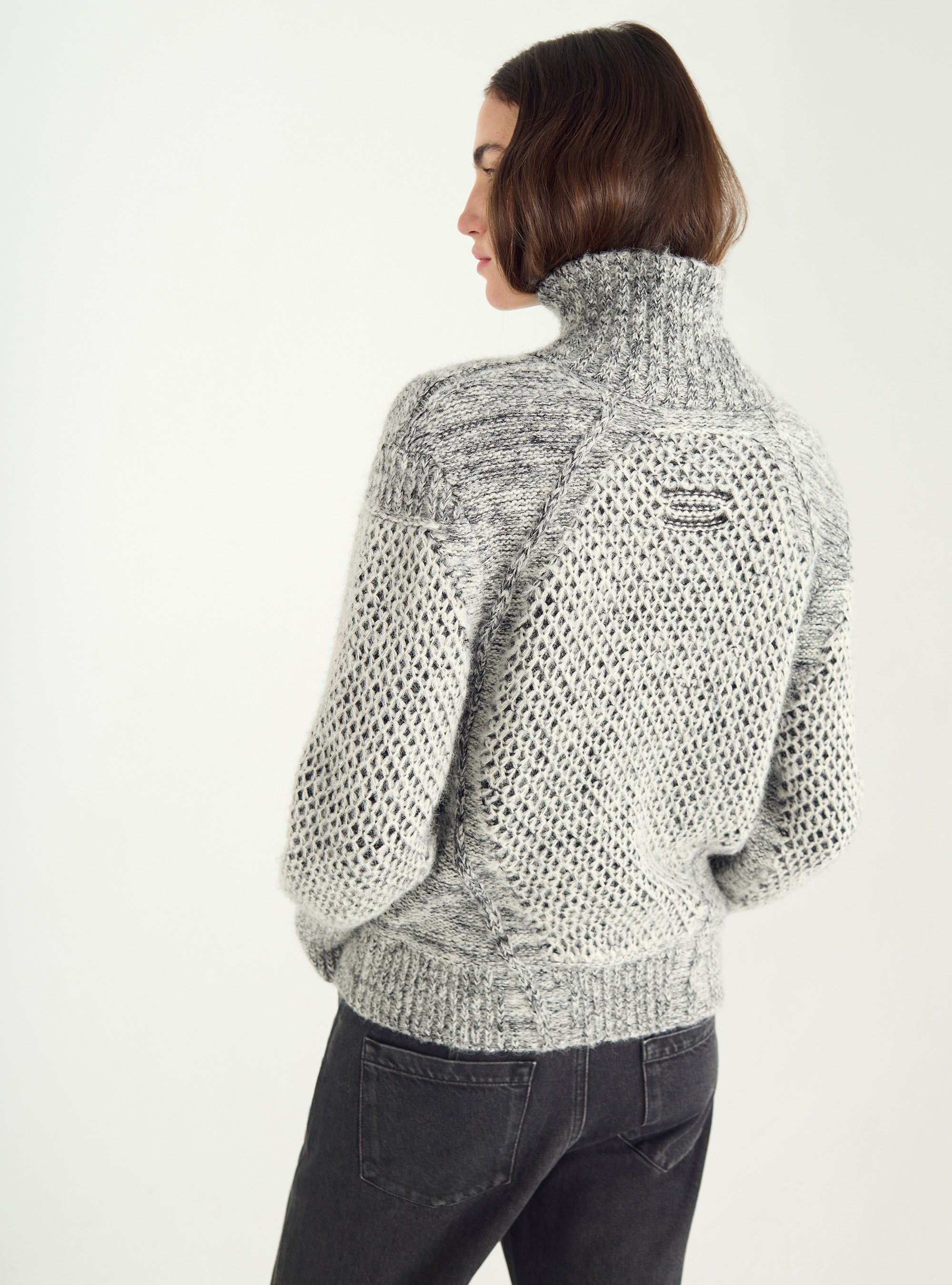 Two-tone sweater with leg-of-mutton sleeves