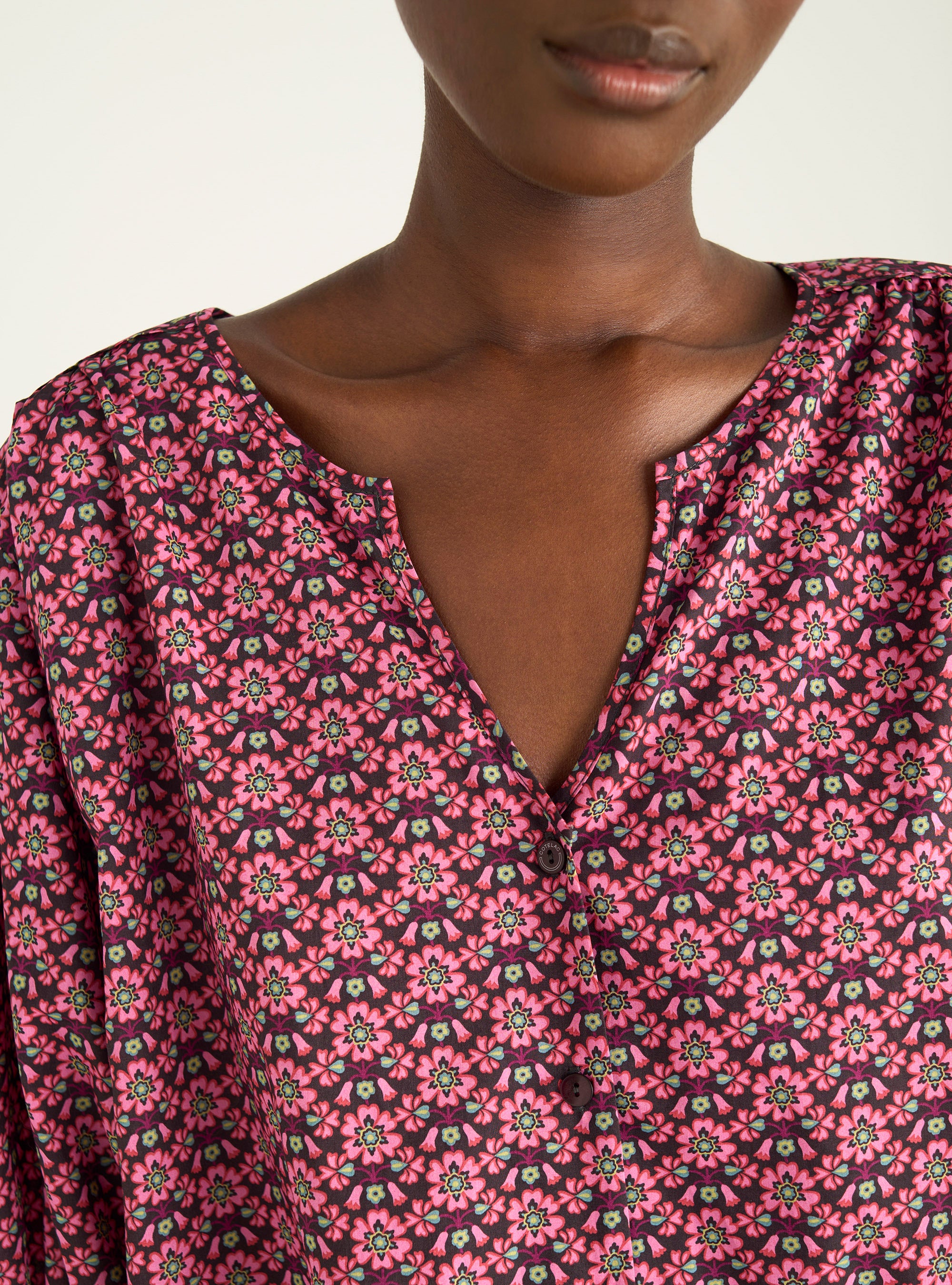 Balloon sleeve shirt