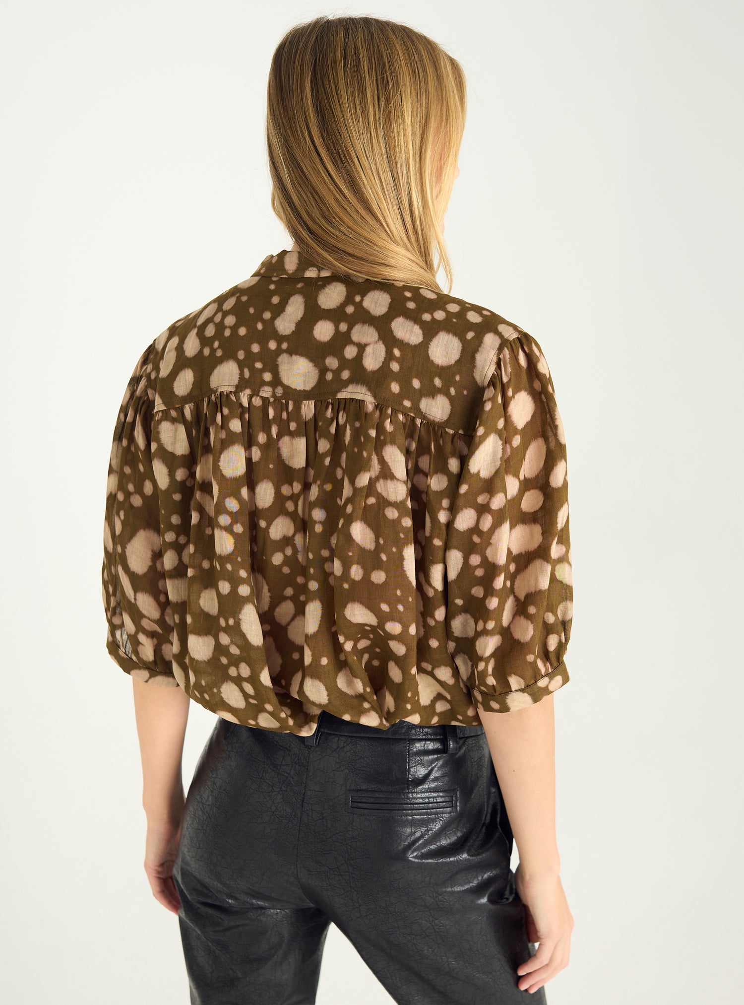 Balloon sleeve shirt