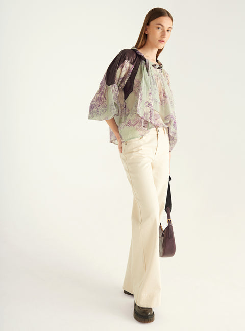 Contrasting blouse