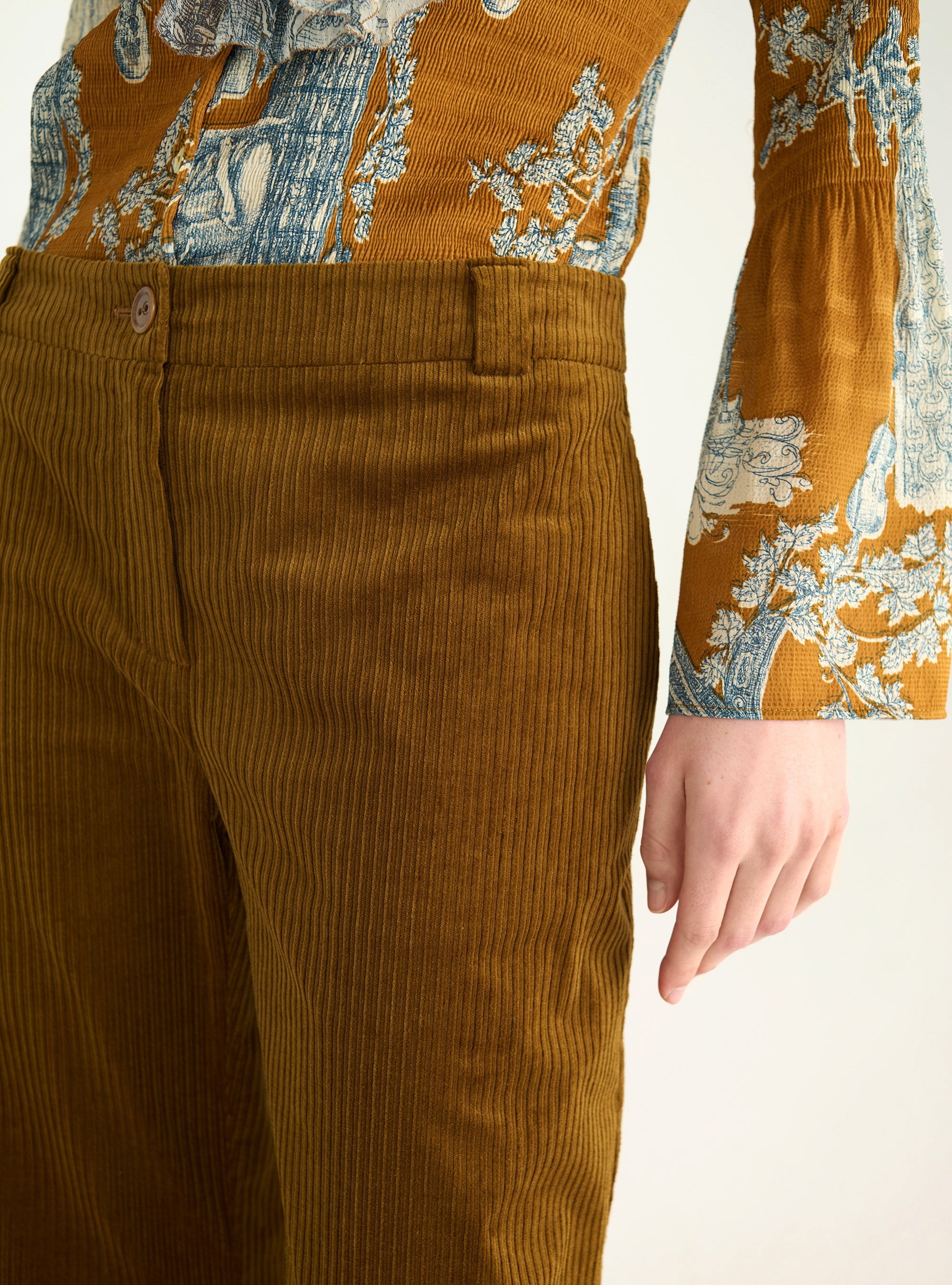 Wide-legged washed velvet pants