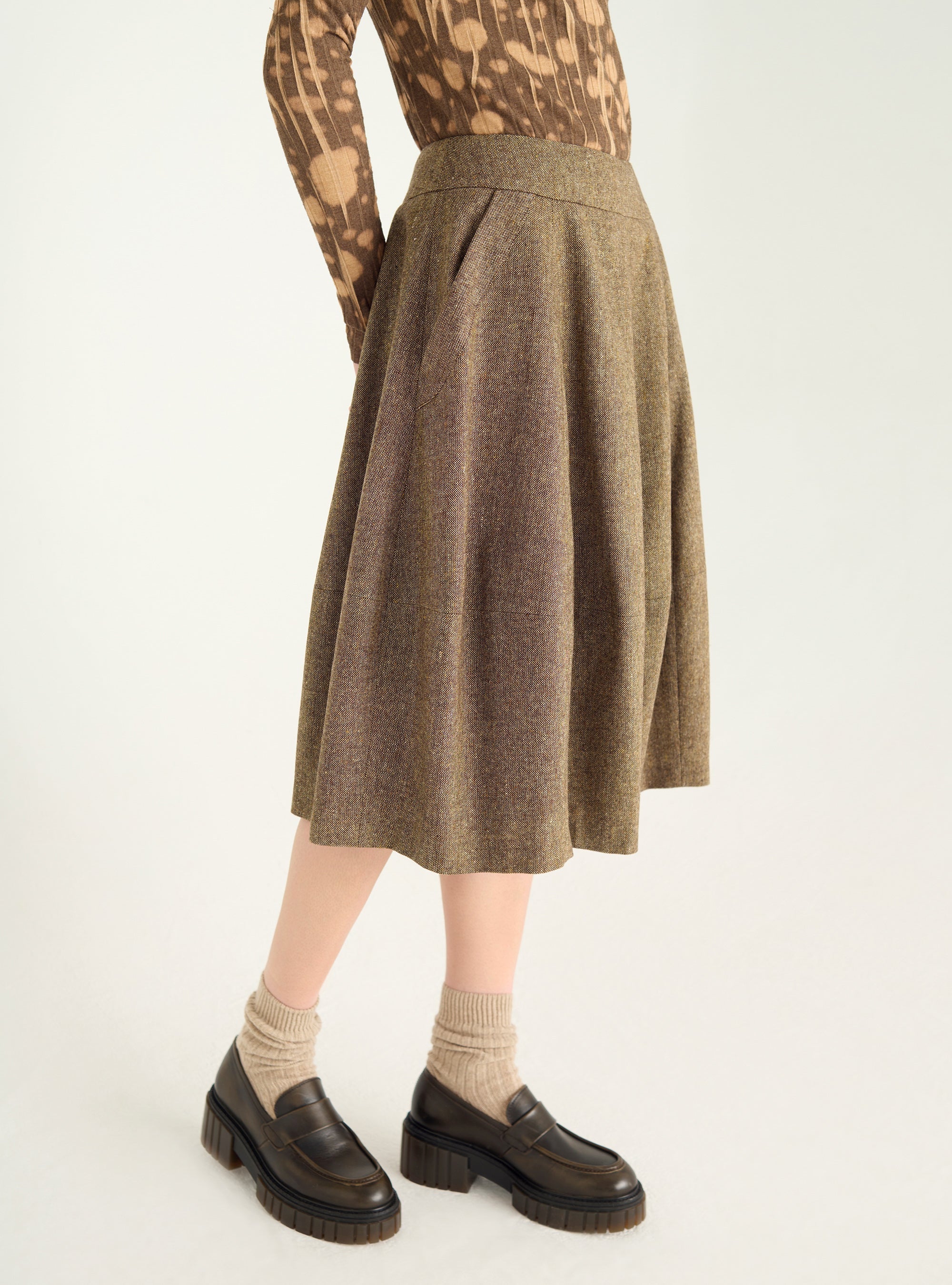 Short skirt in mottled wool