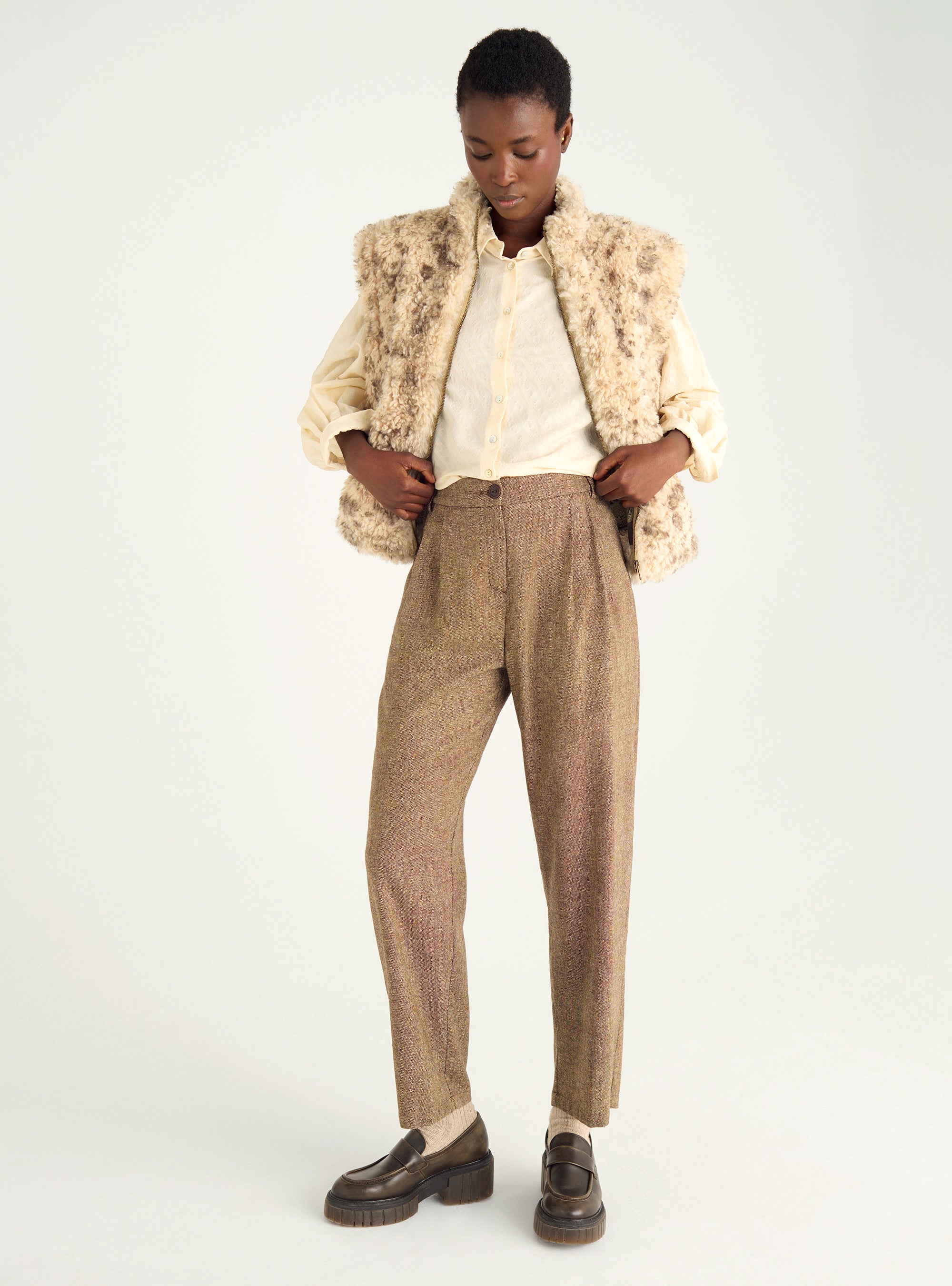 Carrot pants in mottled wool tweed