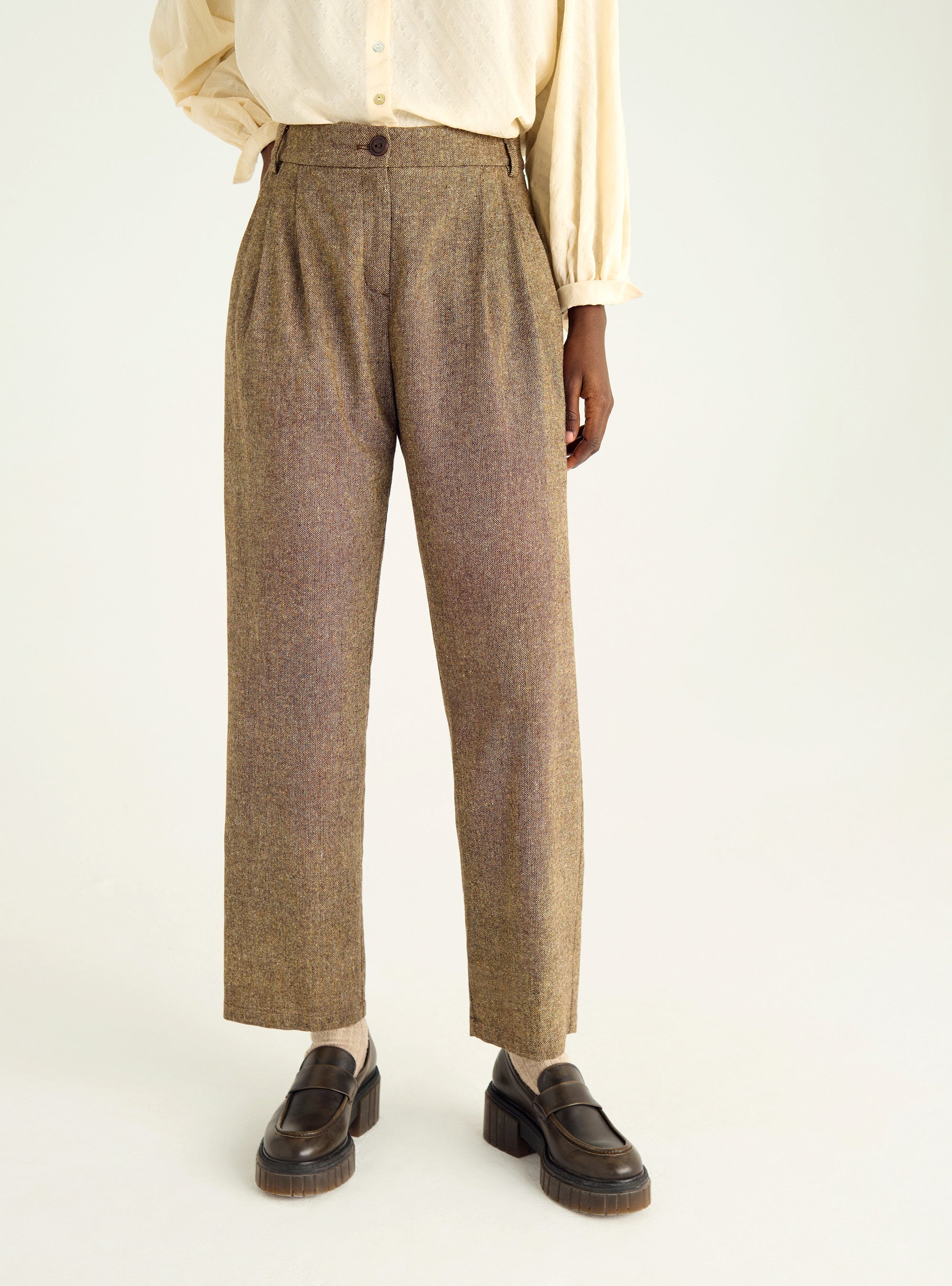 Carrot pants in mottled wool tweed