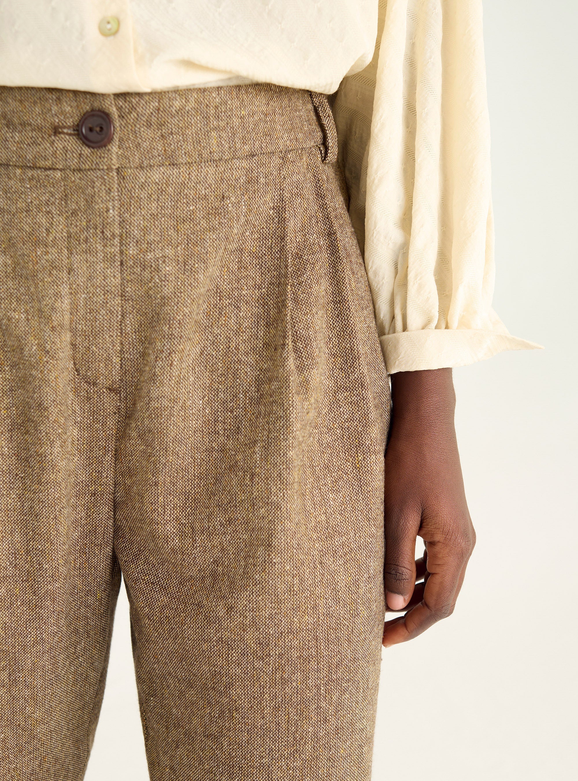Carrot pants in mottled wool tweed