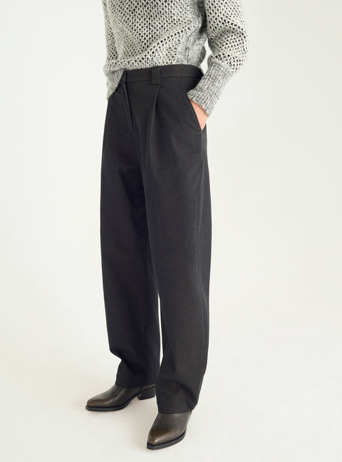 Barrel cut pants
