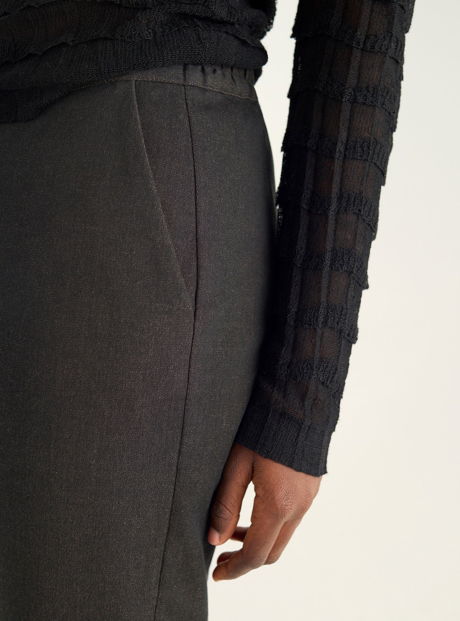 Straight, close-fitting pants