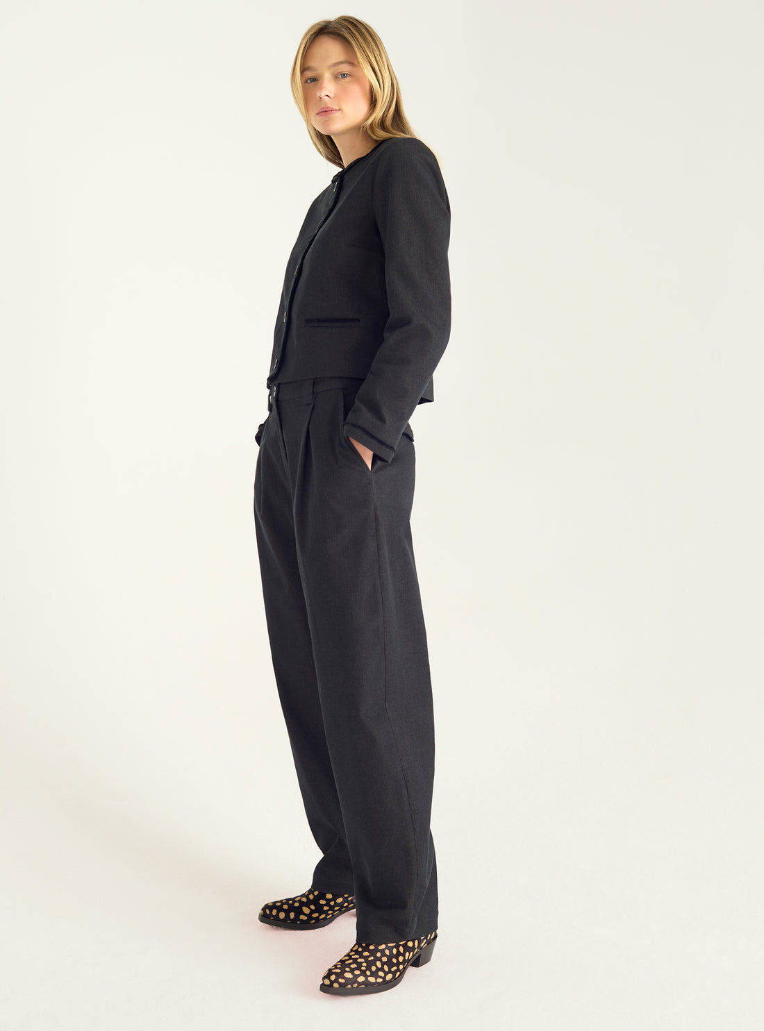 Short tailored-style jacket